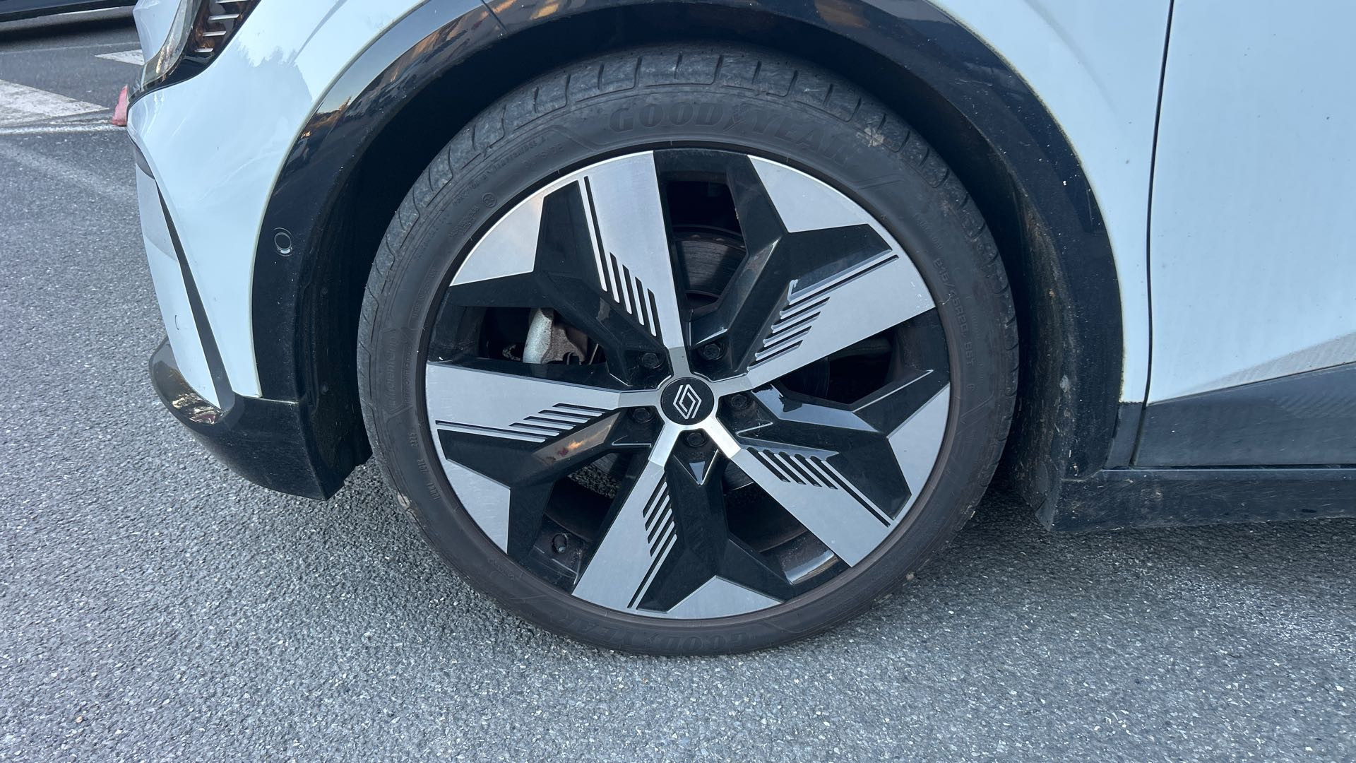 Vente en ligne Renault Megane E-Tech  EV60 220 ch super charge au prix de 28 990 €