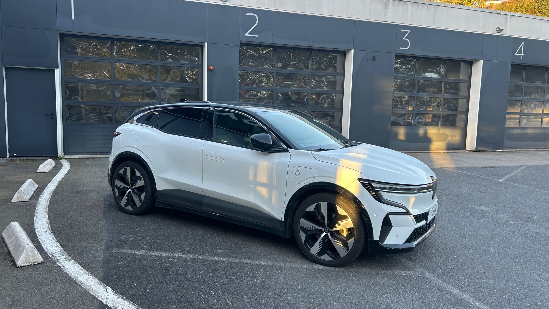Vente en ligne Renault Megane E-Tech  EV60 220 ch super charge au prix de 28 990 €