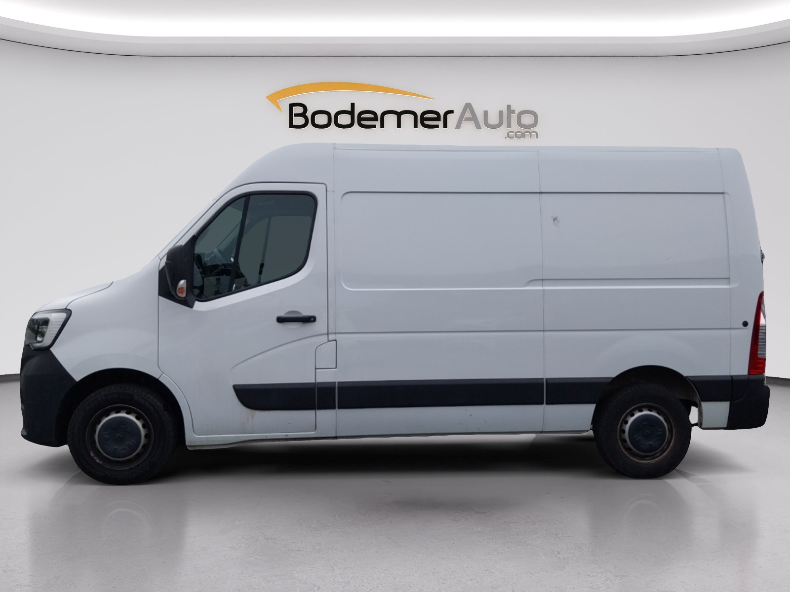 Vente en ligne Renault Master Fourgon MASTER FGN TRAC F3500 L2H2 BLUE DCI 135 au prix de 20 990 €