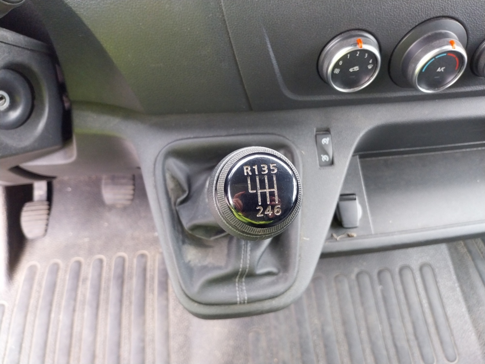 Vente en ligne Renault Master Fourgon MASTER FGN TRAC F3500 L2H2 BLUE DCI 135 au prix de 20 990 €
