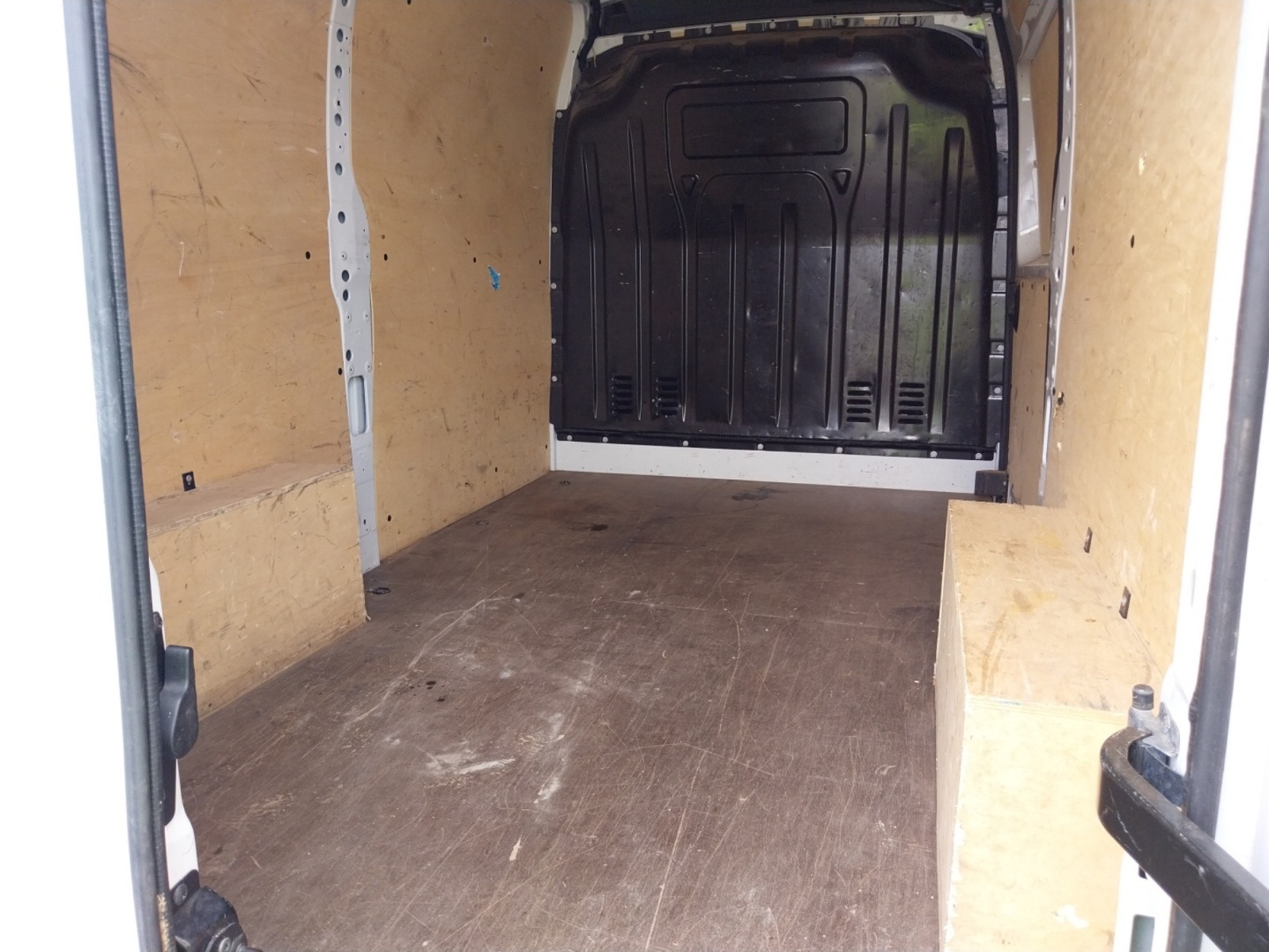 Vente en ligne Renault Master Fourgon MASTER FGN TRAC F3500 L2H2 BLUE DCI 135 au prix de 20 990 €