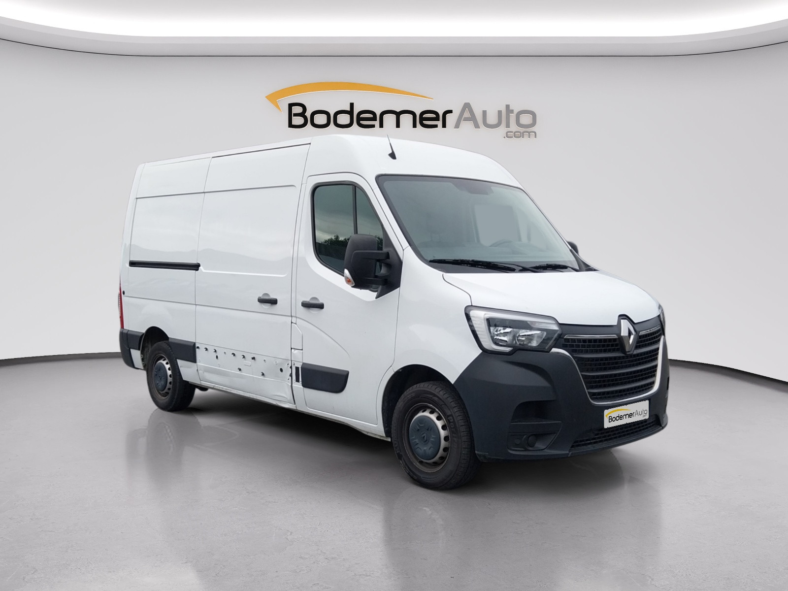 Vente en ligne Renault Master Fourgon MASTER FGN TRAC F3500 L2H2 BLUE DCI 135 au prix de 20 990 €