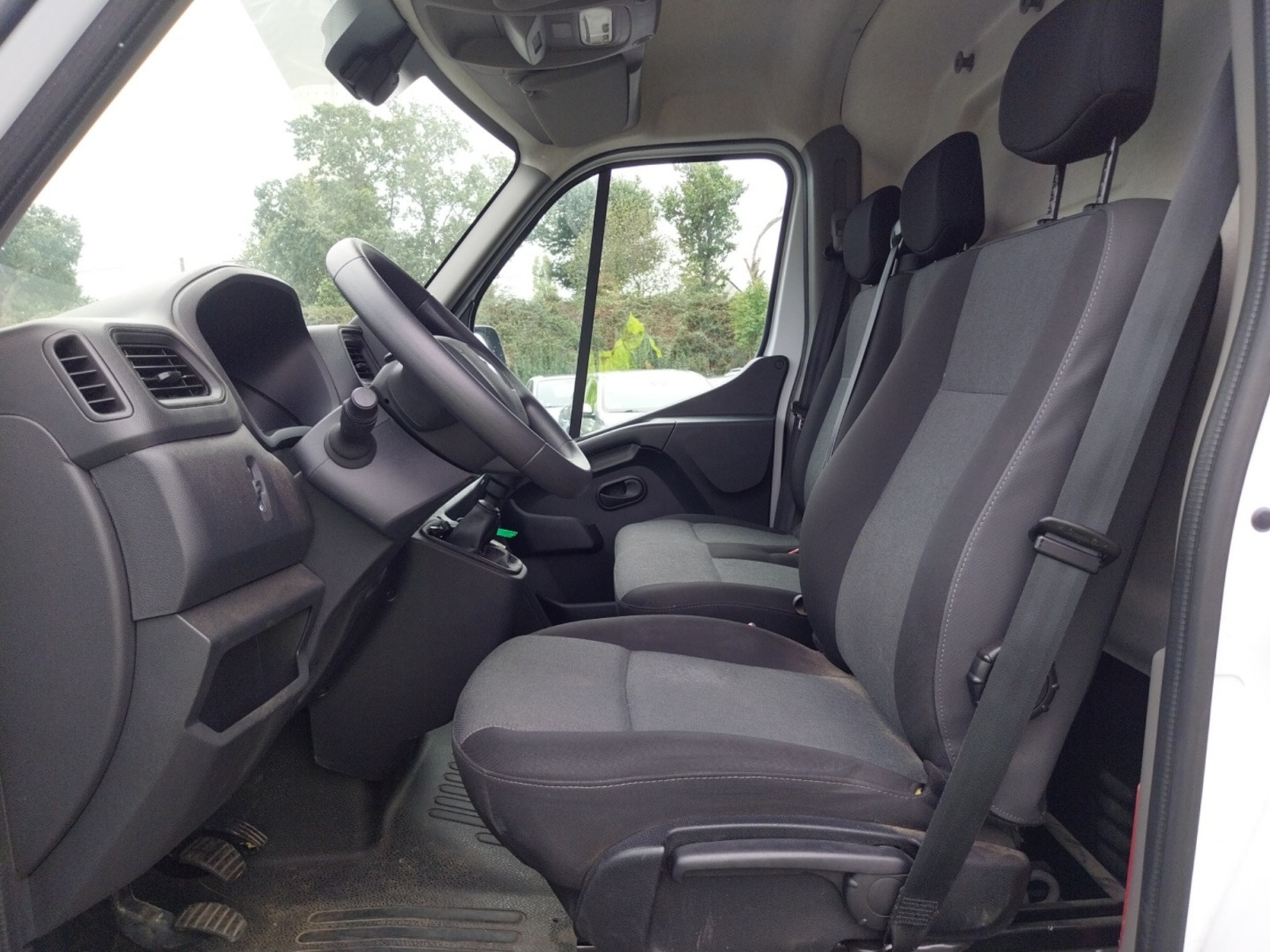 Vente en ligne Renault Master Fourgon MASTER FGN TRAC F3500 L2H2 BLUE DCI 135 au prix de 20 990 €
