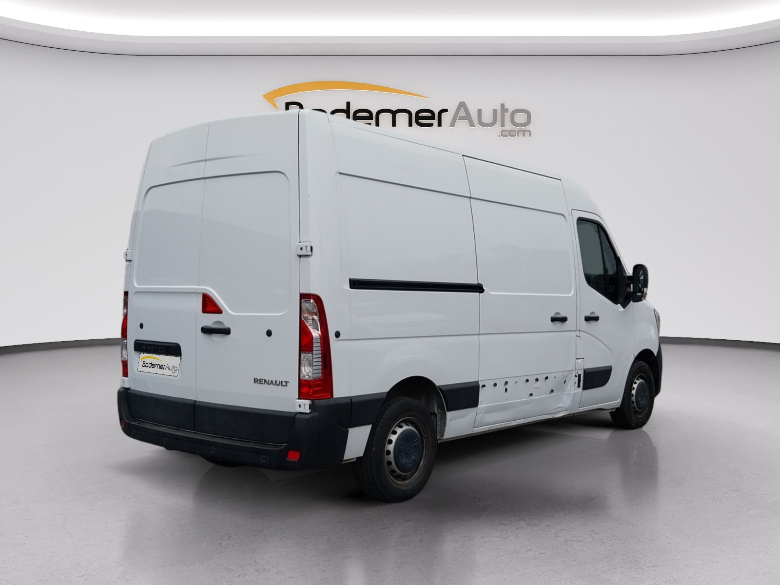 Vente en ligne Renault Master Fourgon MASTER FGN TRAC F3500 L2H2 BLUE DCI 135 au prix de 20 990 €