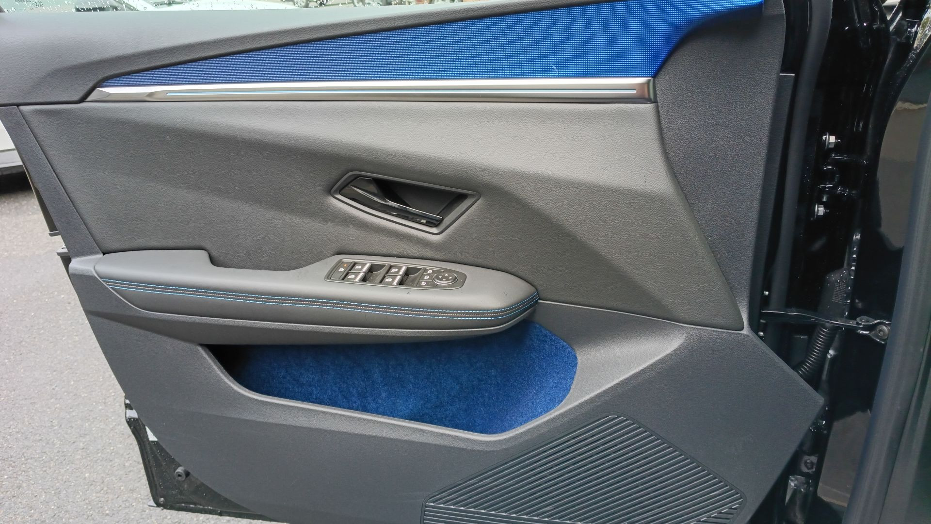 Vente en ligne Renault Scenic E-Tech Scenic E-Tech électrique 220 ch grande autonomie au prix de 46 990 €