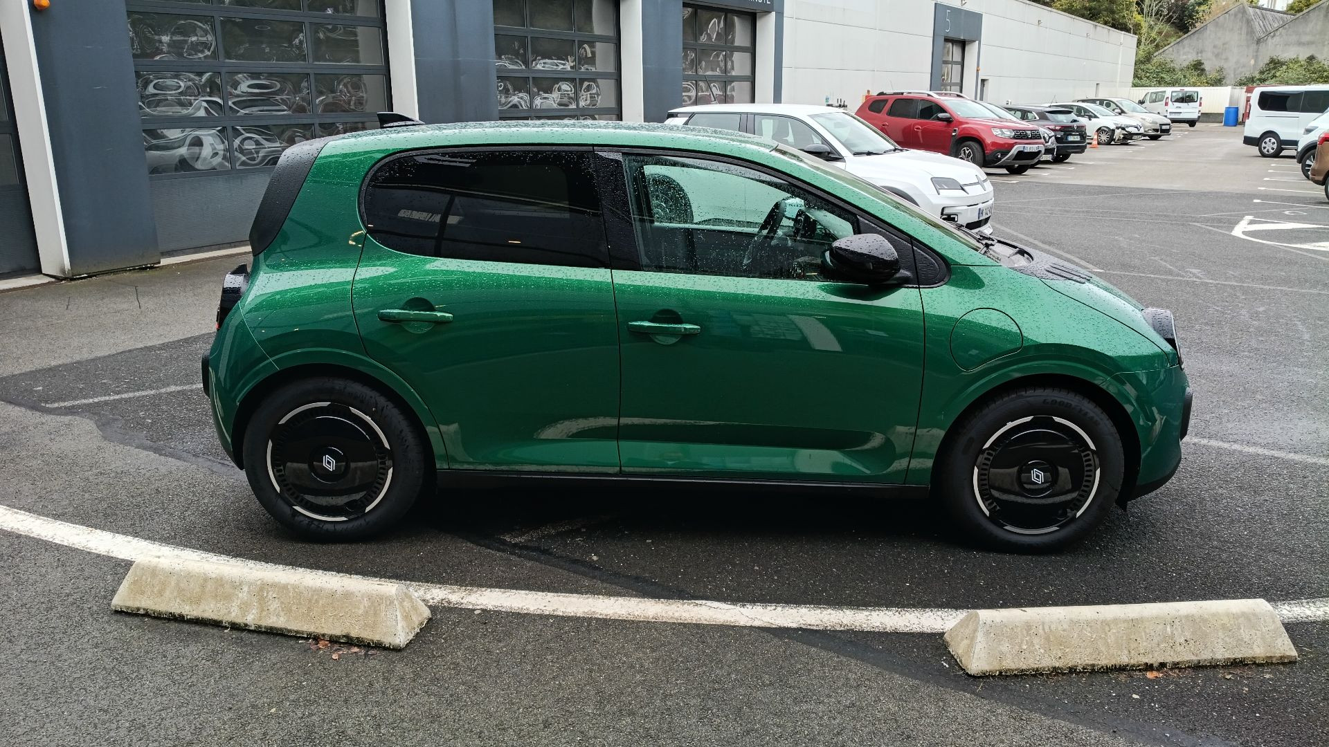 Vente en ligne Renault Twingo Electrique  80 ch autonomie urbaine au prix de 21 490 €