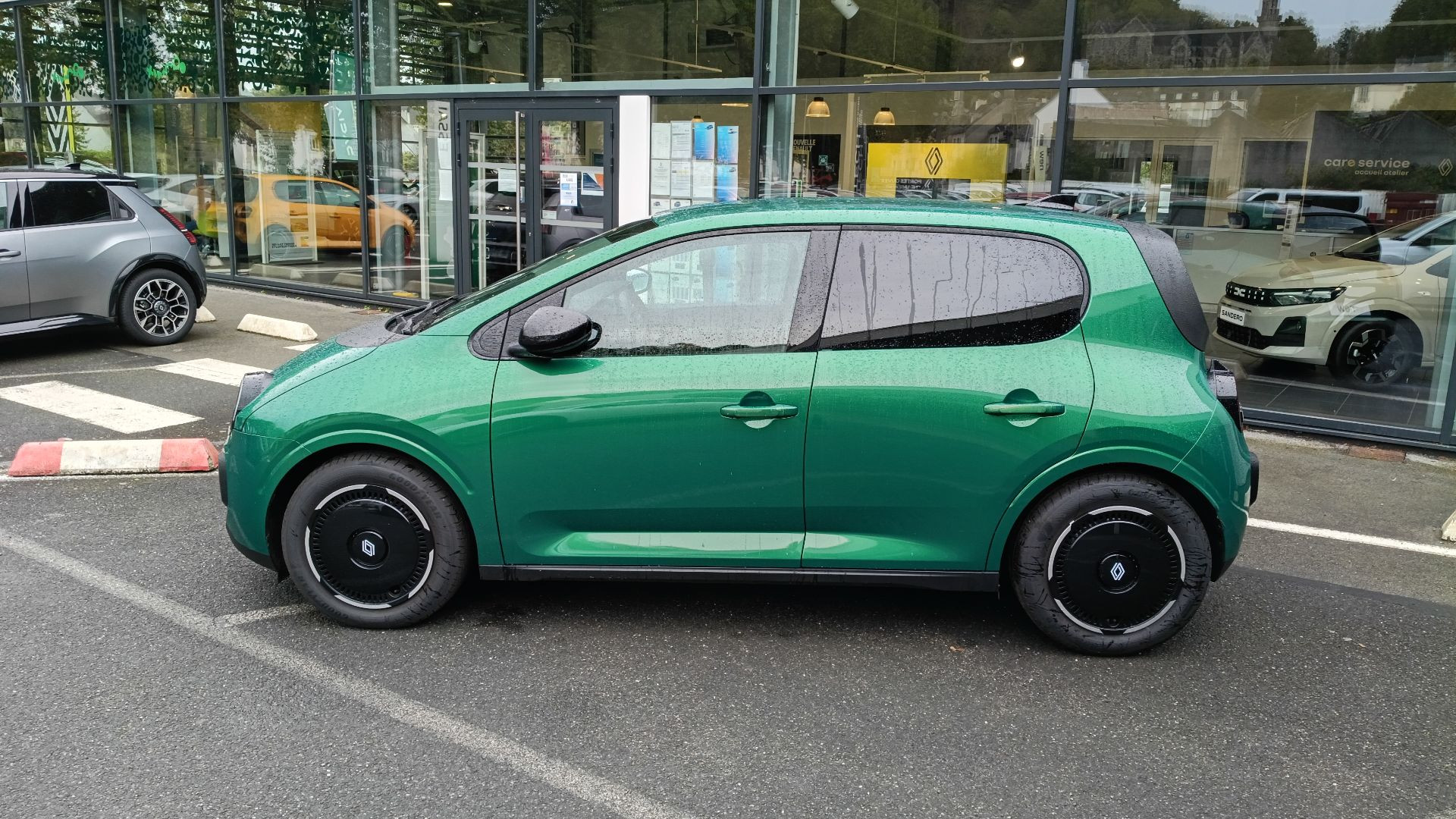Vente en ligne Renault Twingo Electrique  80 ch autonomie urbaine au prix de 21 490 €
