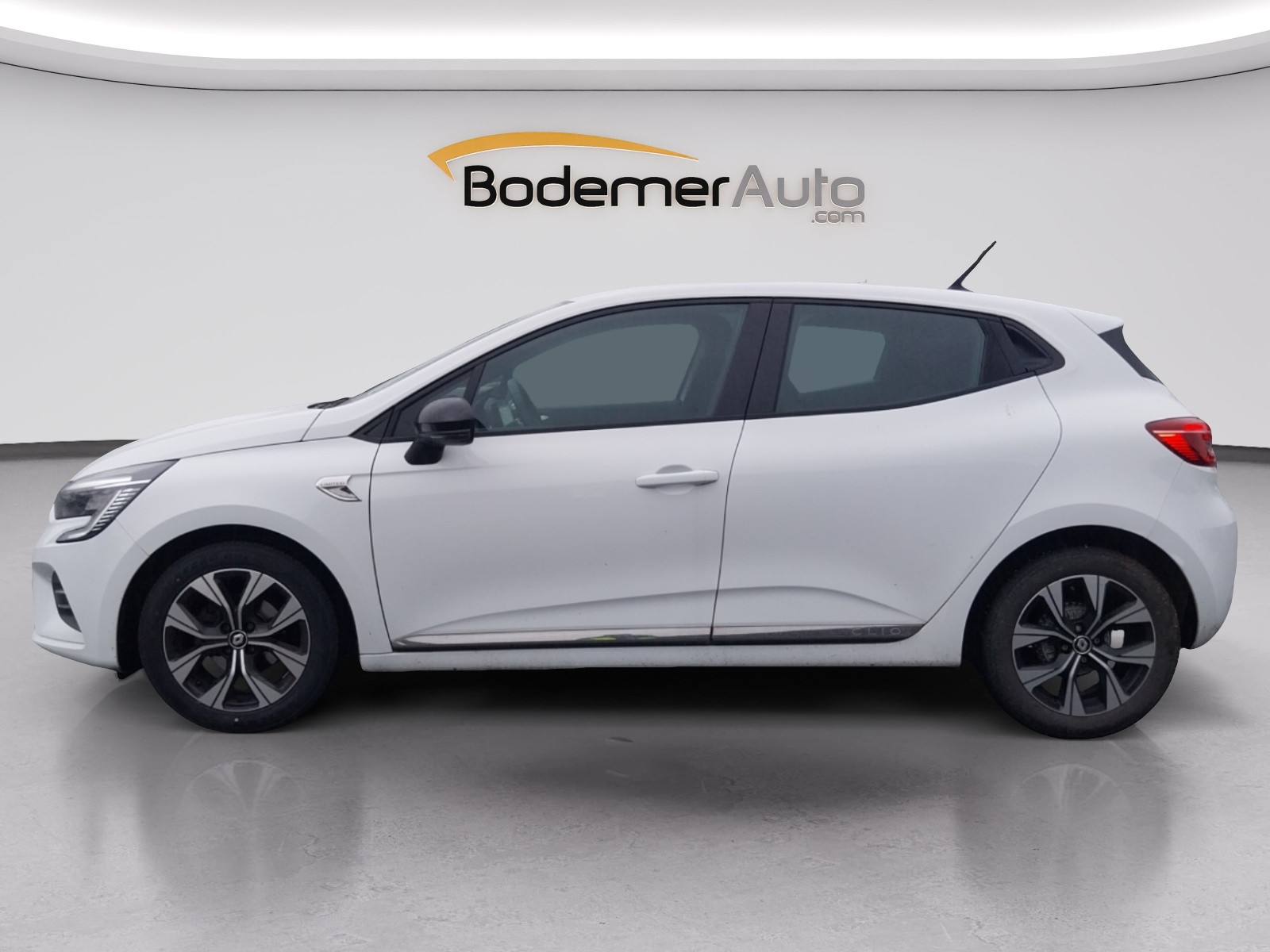 Vente en ligne Renault Clio 5 Clio TCe 90 - 21N au prix de 13 990 €