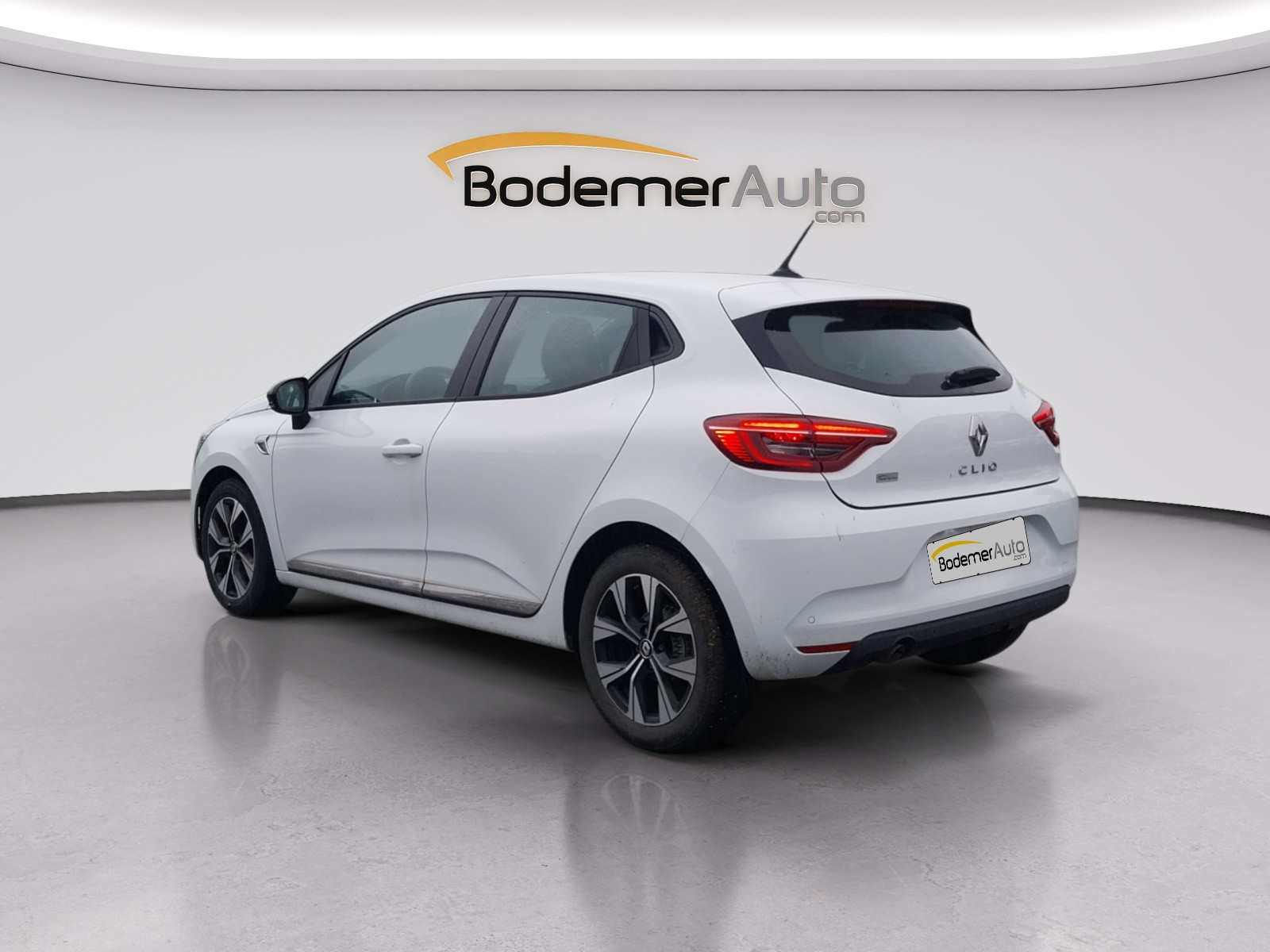 Vente en ligne Renault Clio 5 Clio TCe 90 - 21N au prix de 13 990 €