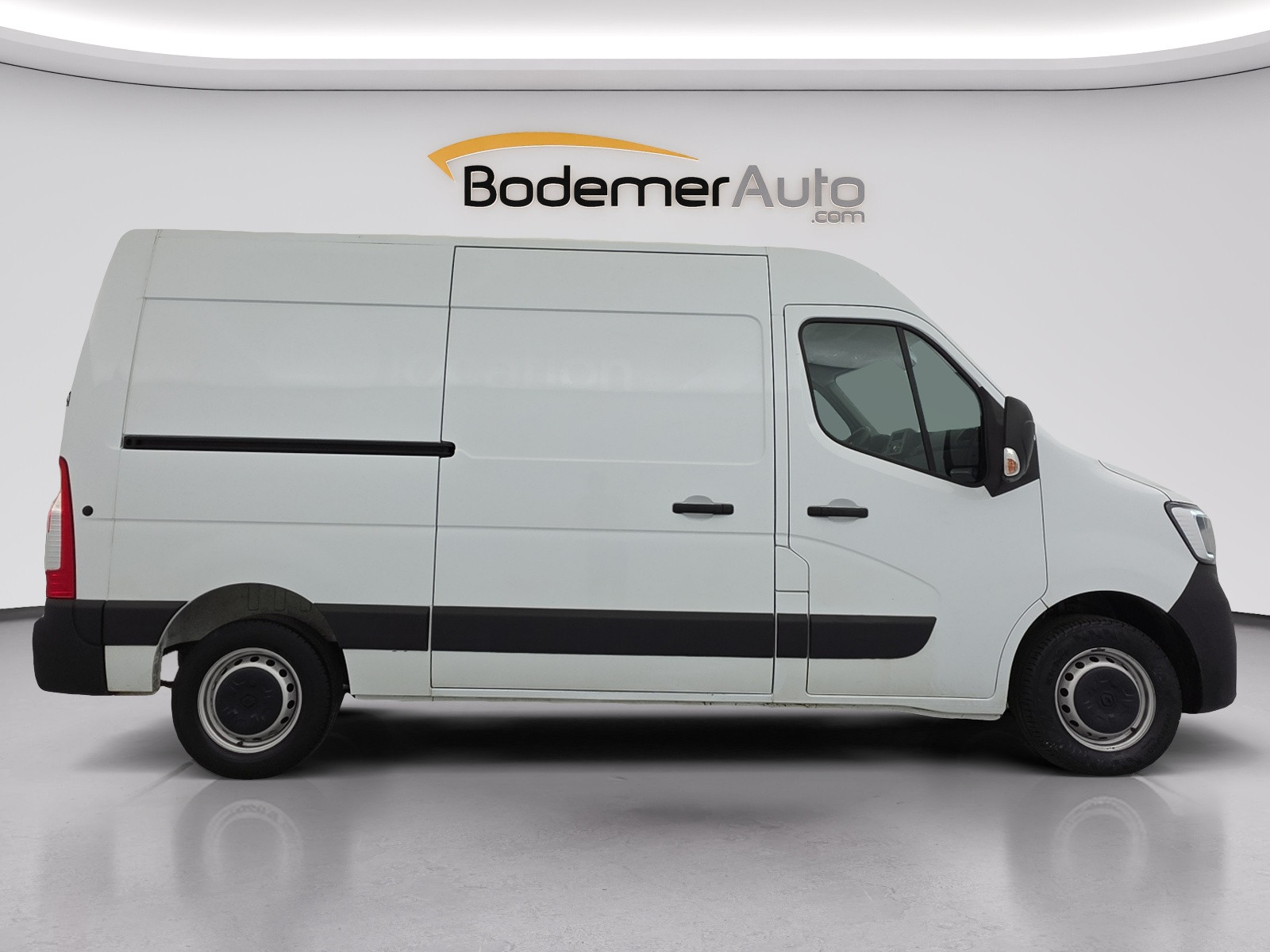 Vente en ligne Renault Master Fourgon MASTER FGN TRAC F3500 L2H2 BLUE DCI 135 au prix de 20 990 €