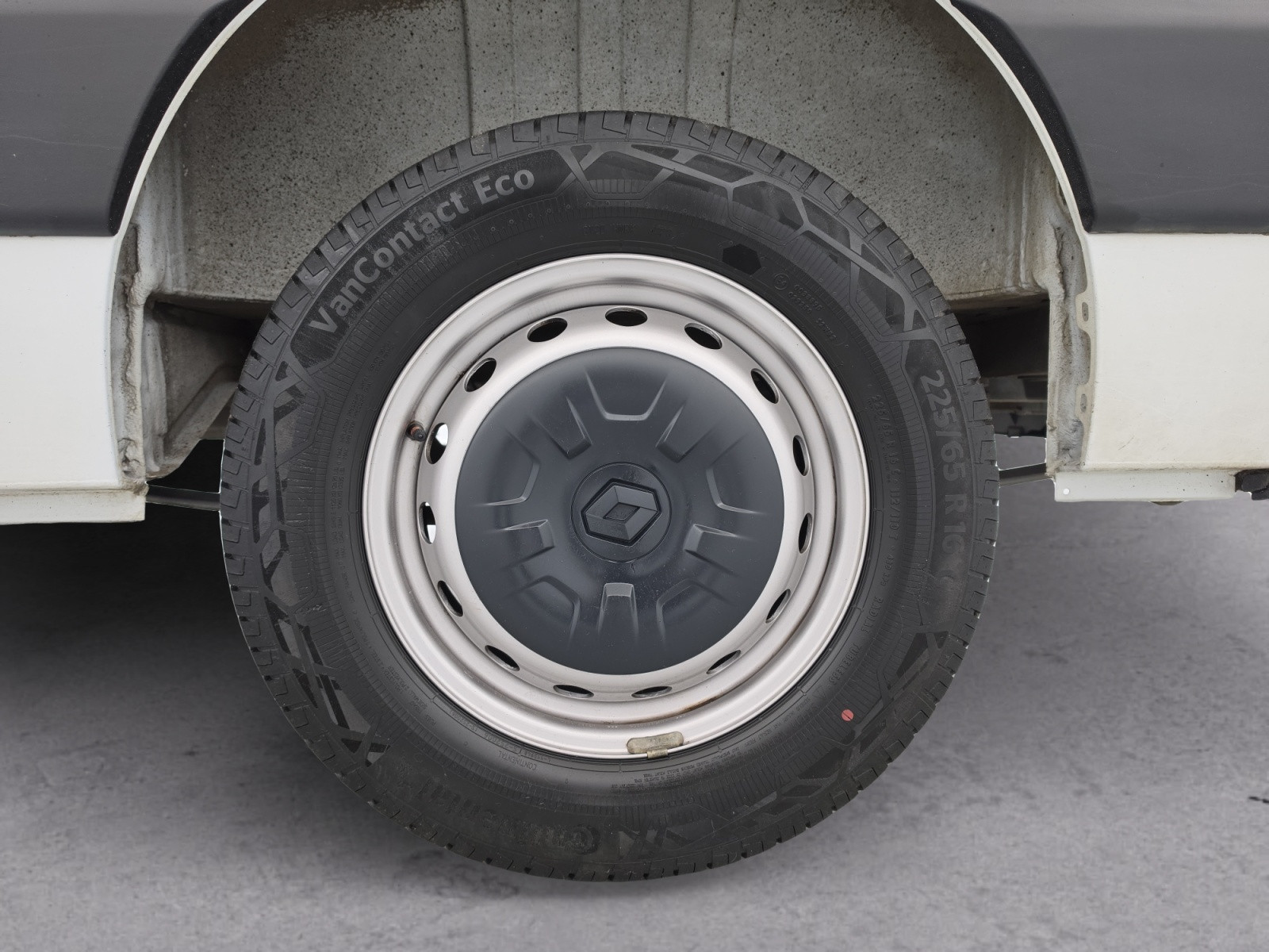 Vente en ligne Renault Master Fourgon MASTER FGN TRAC F3500 L2H2 BLUE DCI 135 au prix de 20 990 €