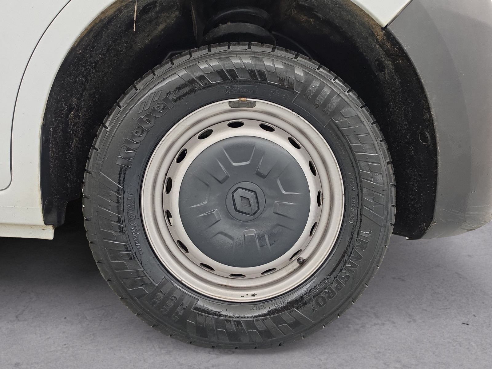 Vente en ligne Renault Master Fourgon MASTER FGN TRAC F3500 L2H2 BLUE DCI 135 au prix de 20 990 €