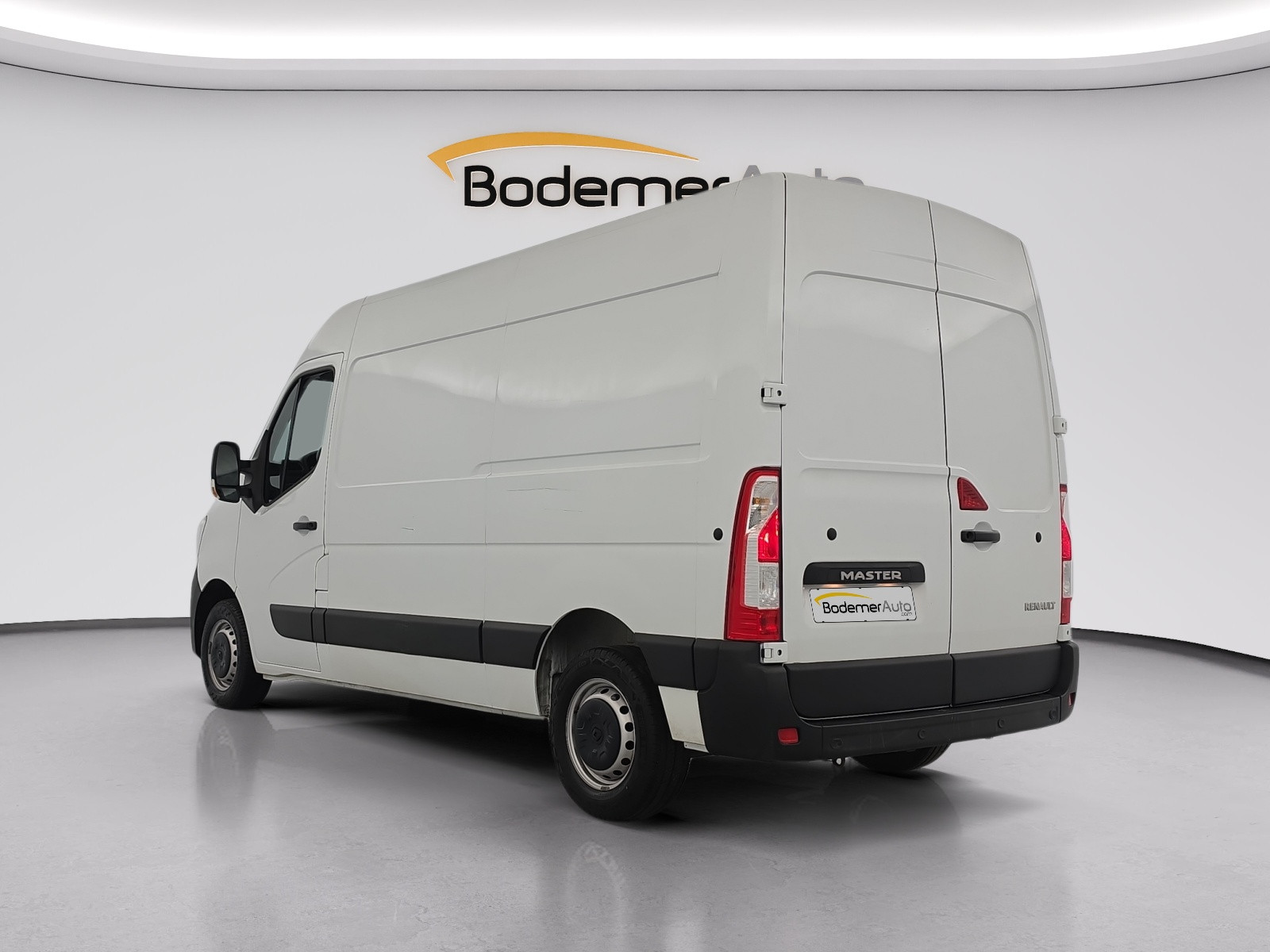 Vente en ligne Renault Master Fourgon MASTER FGN TRAC F3500 L2H2 BLUE DCI 135 au prix de 20 990 €