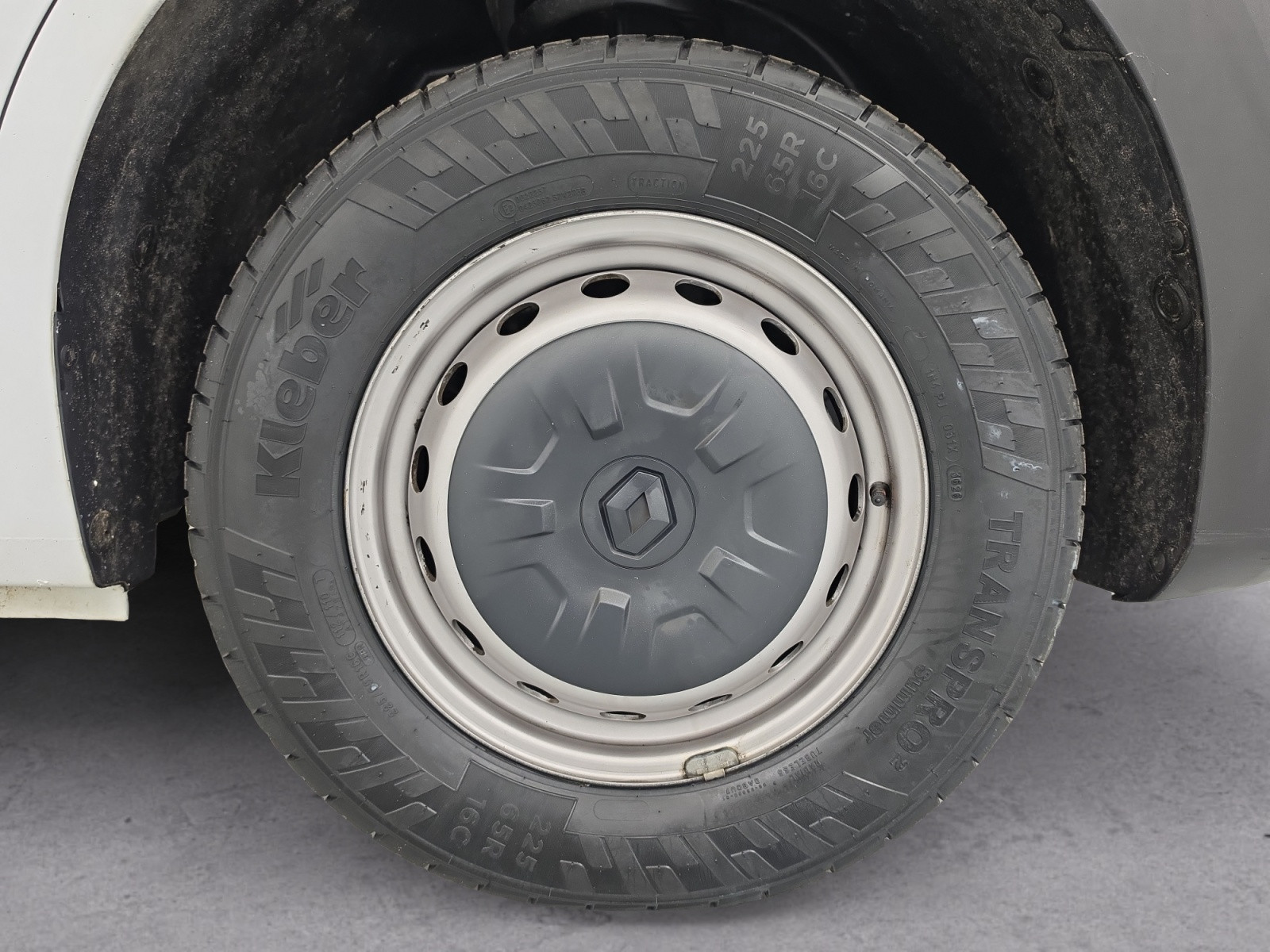 Vente en ligne Renault Master Fourgon MASTER FGN TRAC F3500 L2H2 BLUE DCI 135 au prix de 20 990 €