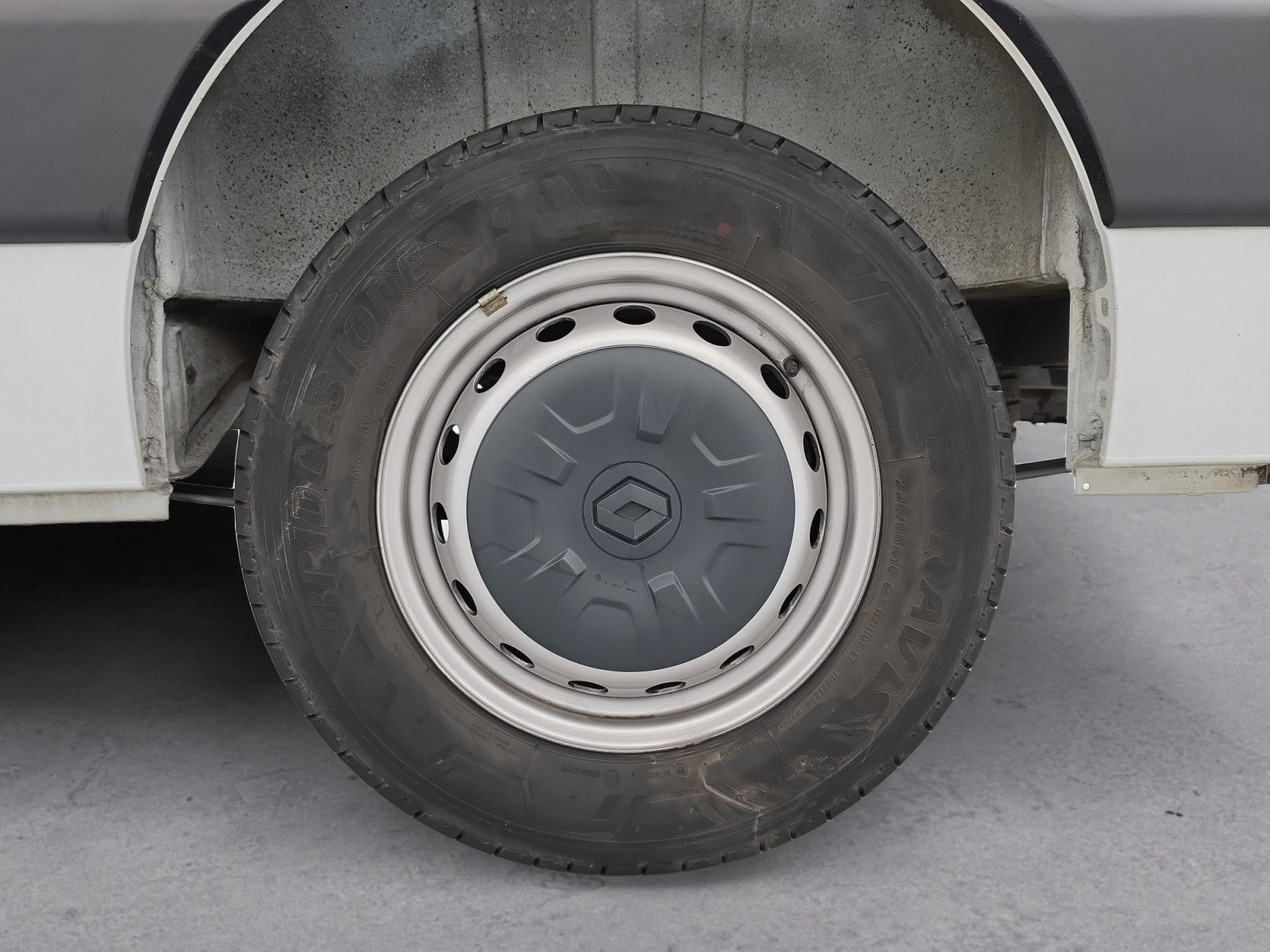 Vente en ligne Renault Master Fourgon MASTER FGN TRAC F3500 L2H2 BLUE DCI 135 au prix de 20 990 €