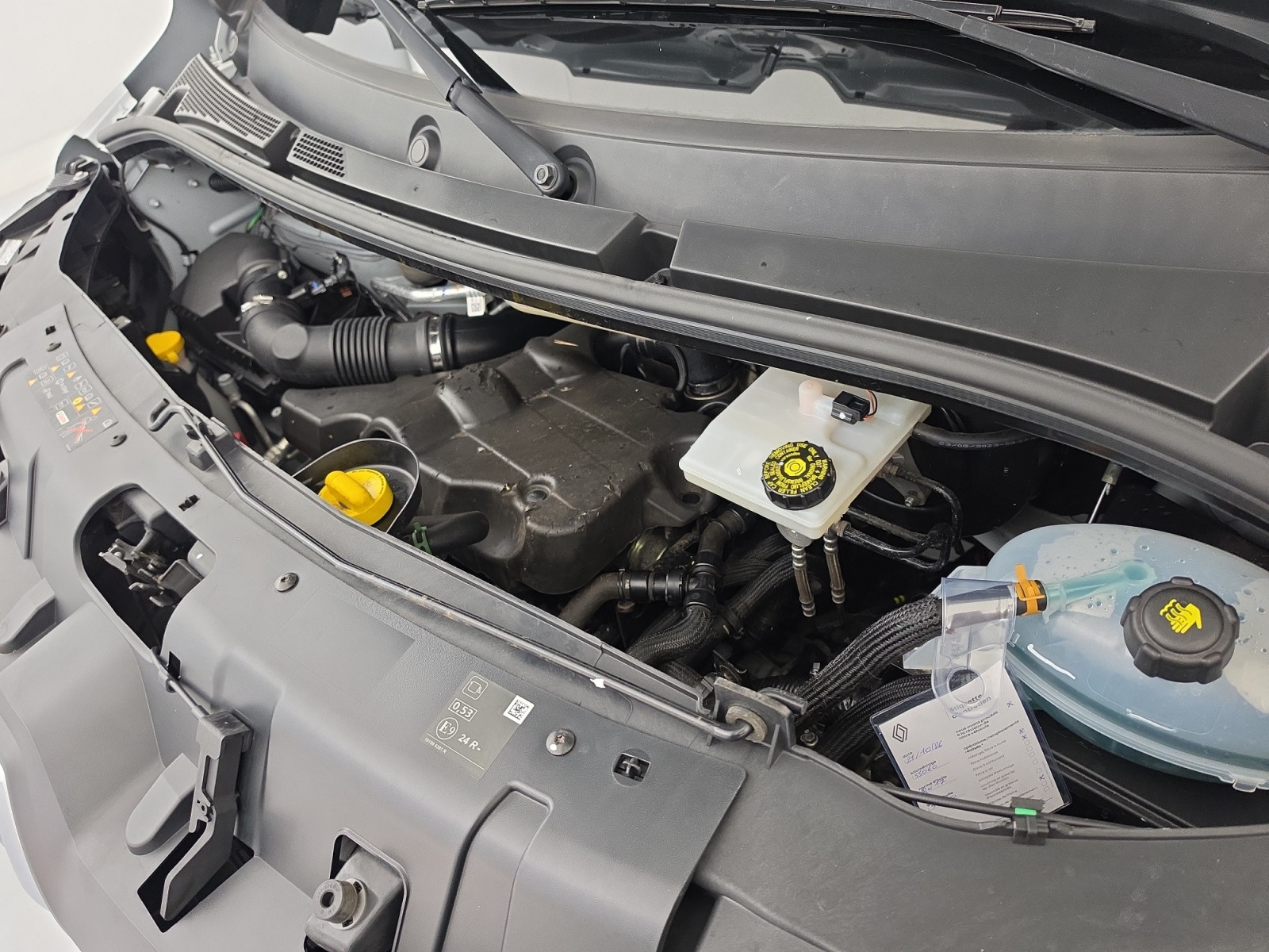 Vente en ligne Renault Master Fourgon MASTER FGN TRAC F3500 L2H2 BLUE DCI 135 au prix de 20 990 €