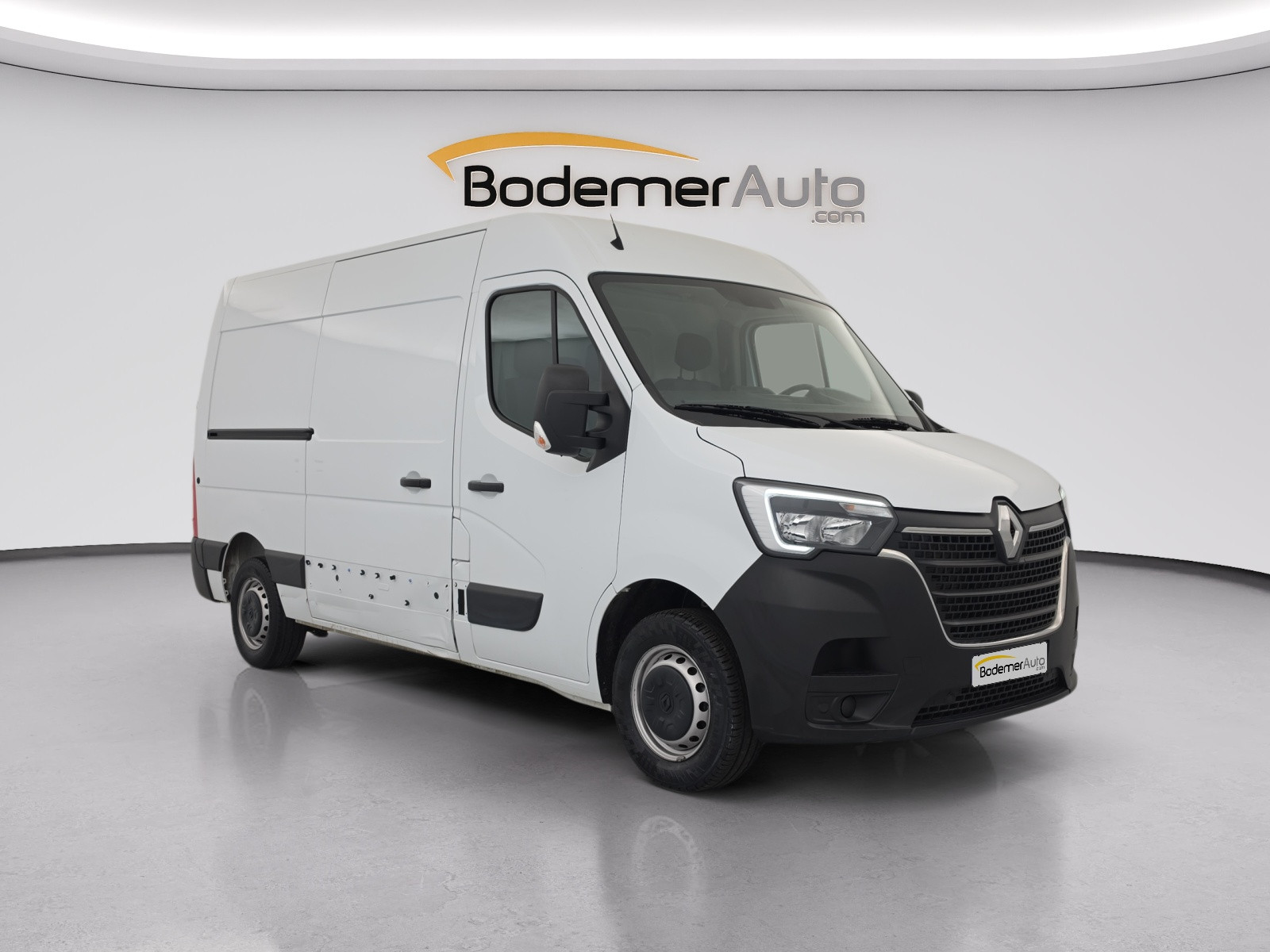 Vente en ligne Renault Master Fourgon MASTER FGN TRAC F3500 L2H2 BLUE DCI 135 au prix de 20 990 €