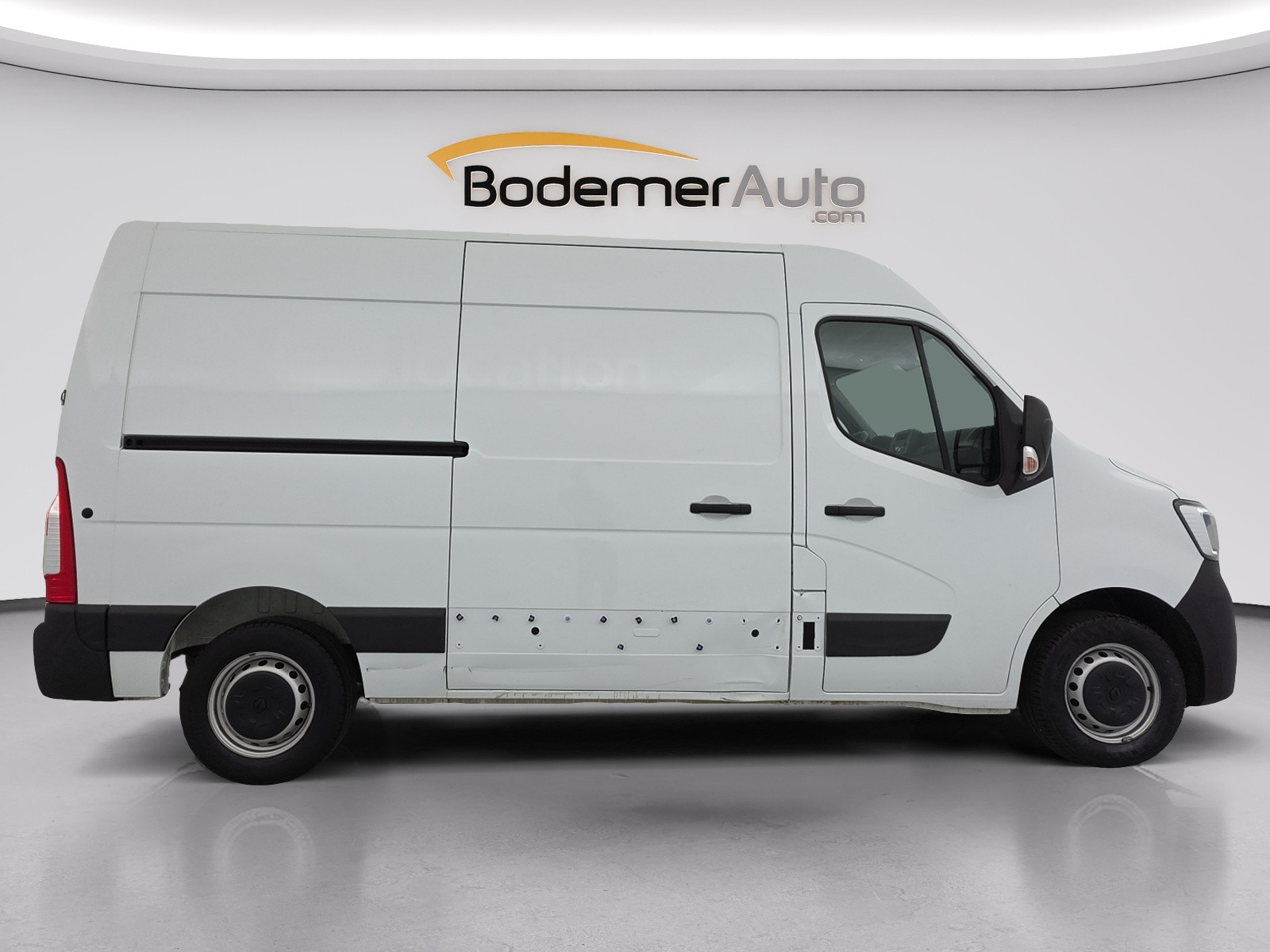 Vente en ligne Renault Master Fourgon MASTER FGN TRAC F3500 L2H2 BLUE DCI 135 au prix de 20 990 €
