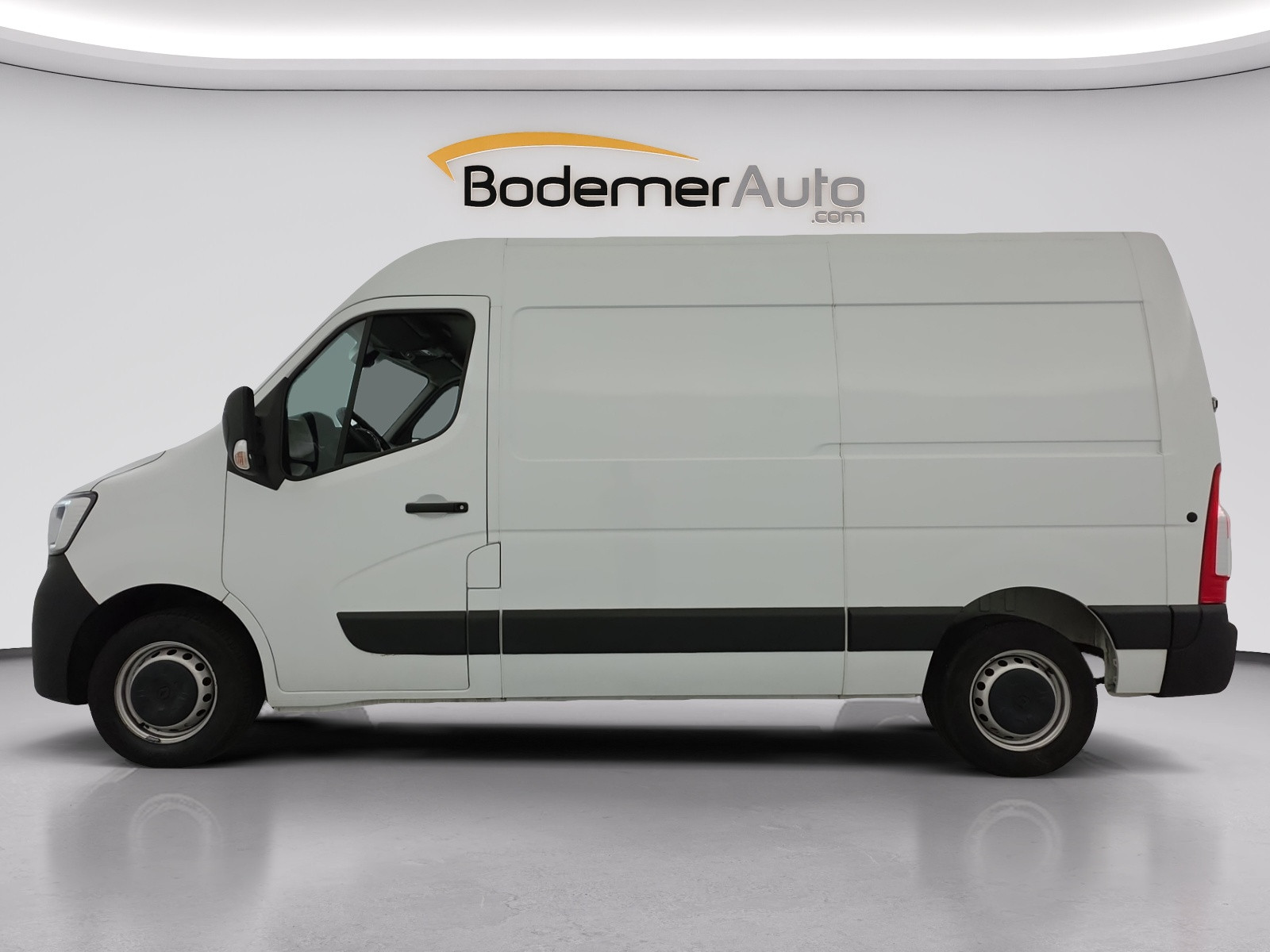 Vente en ligne Renault Master Fourgon MASTER FGN TRAC F3500 L2H2 BLUE DCI 135 au prix de 20 990 €