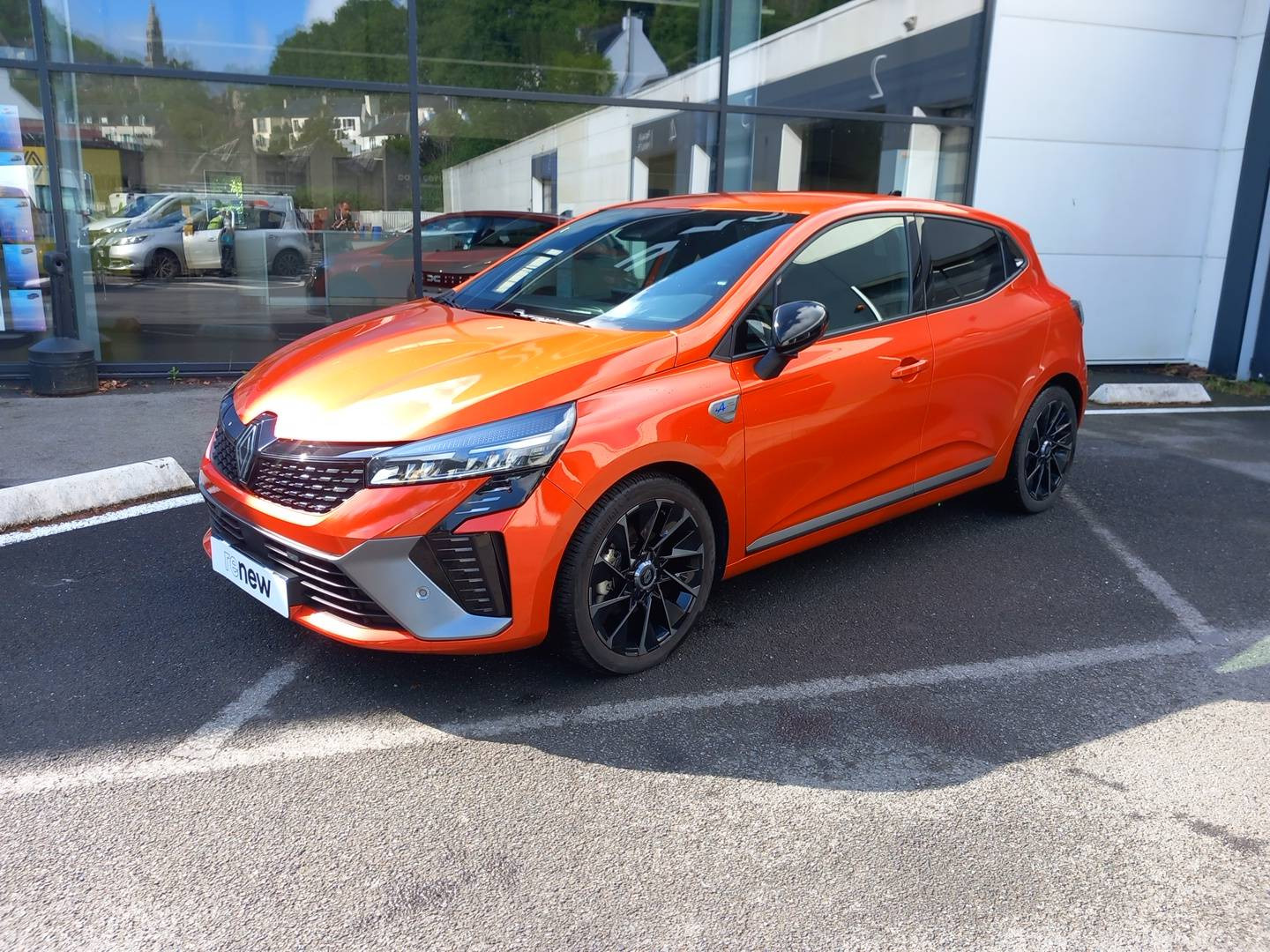 Renault Clio 5 Clio E-Tech full hybrid 145 occasion de 2023 en vente à Châteaulin