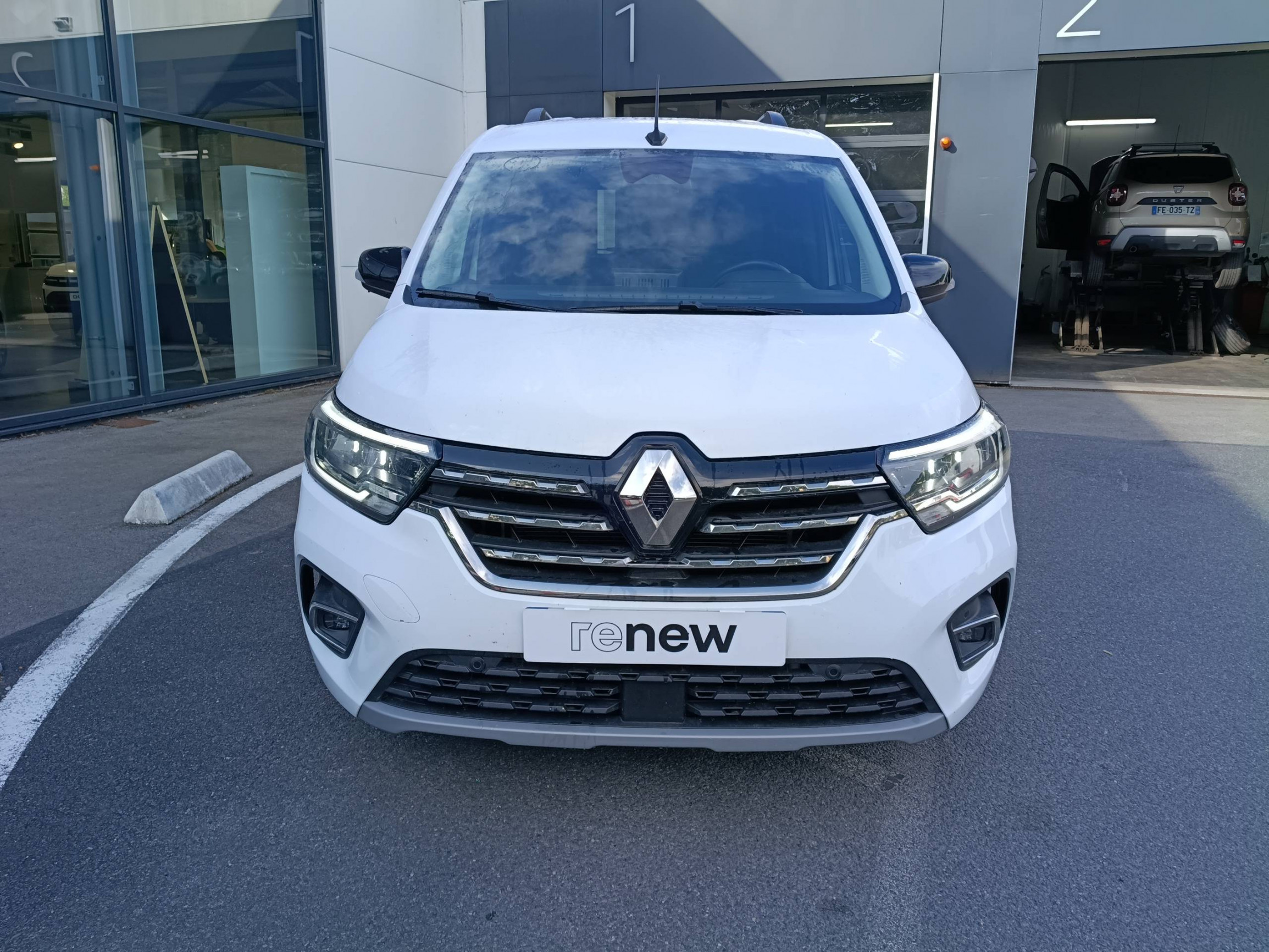 Vente en ligne Renault Kangoo  Blue dCi 115 EDC au prix de 25 990 €