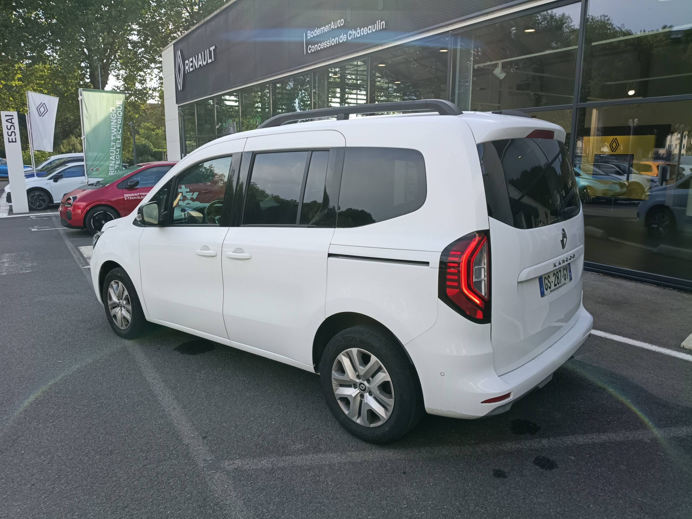 Vente en ligne Renault Kangoo  Blue dCi 115 EDC au prix de 25 990 €