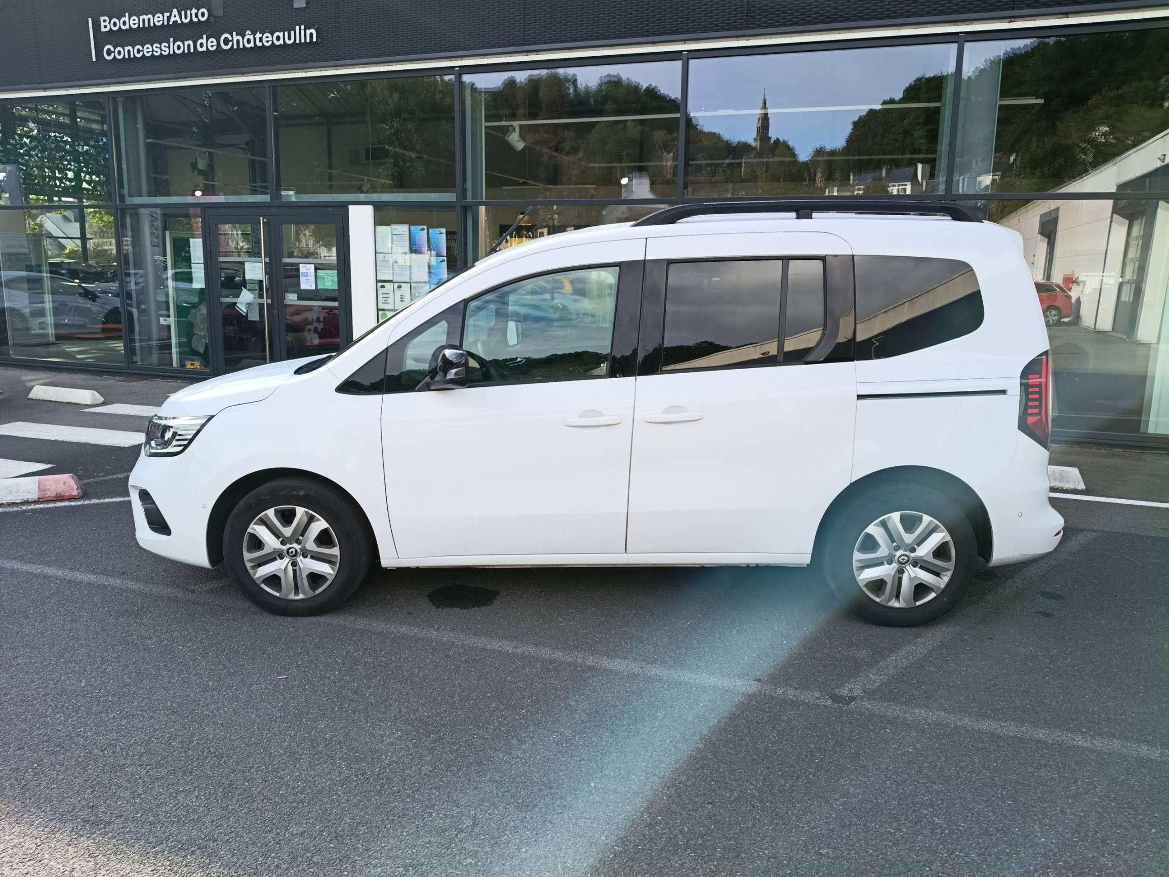 Vente en ligne Renault Kangoo  Blue dCi 115 EDC au prix de 25 990 €