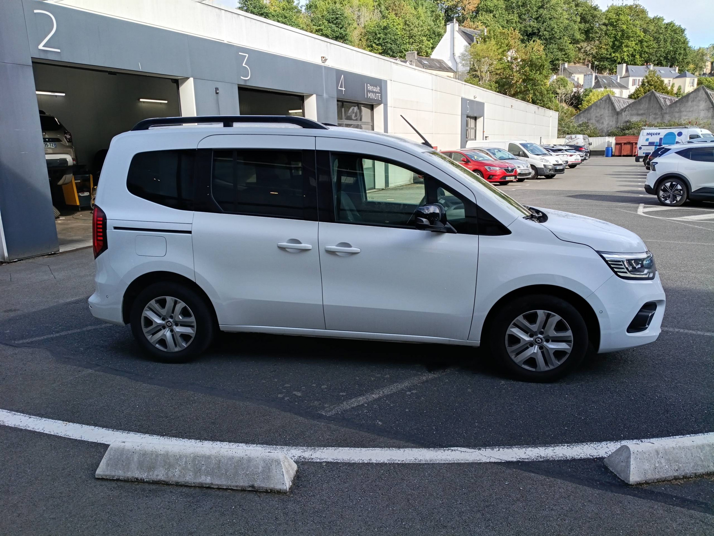 Vente en ligne Renault Kangoo  Blue dCi 115 EDC au prix de 25 990 €