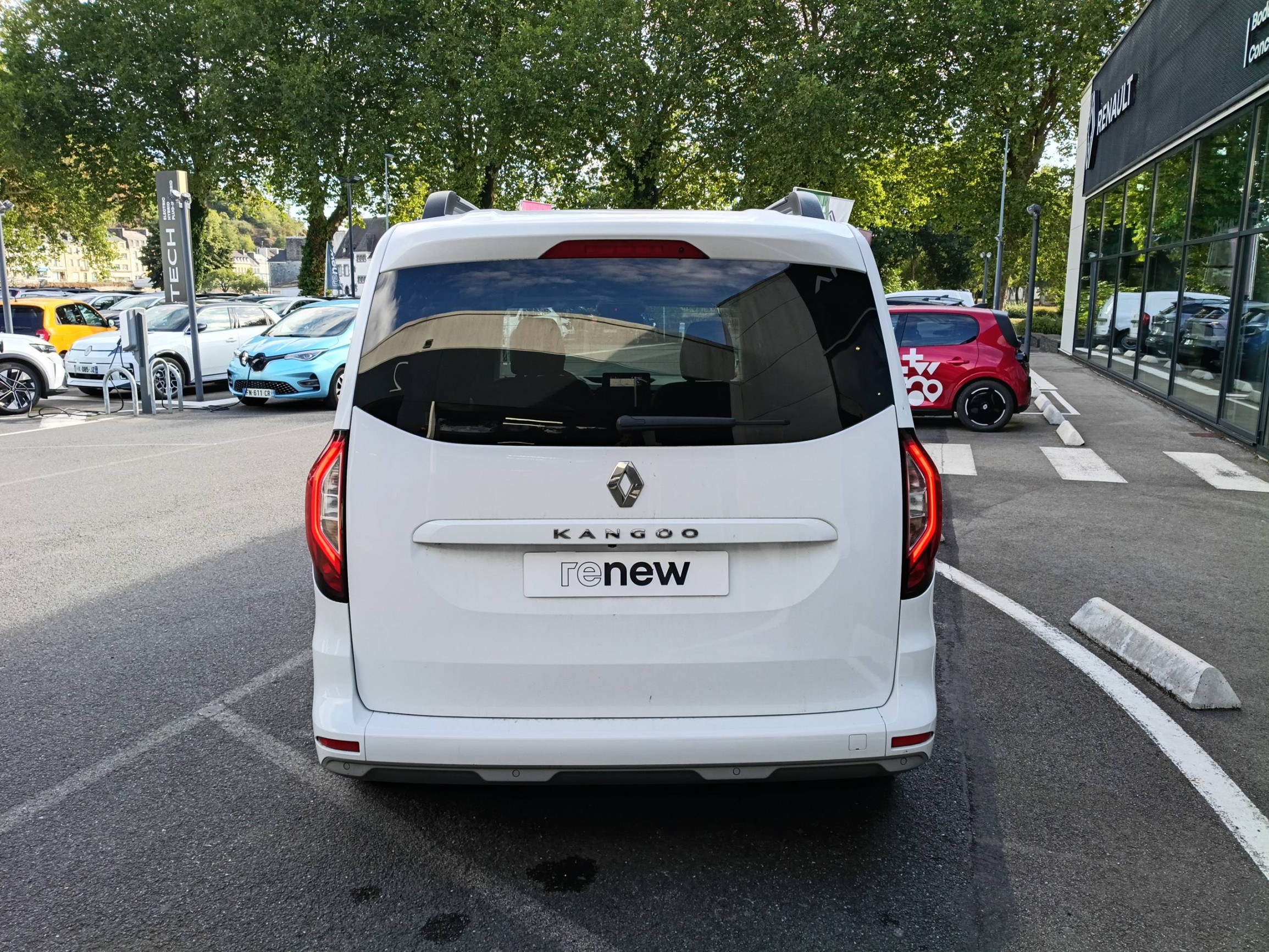 Vente en ligne Renault Kangoo  Blue dCi 115 EDC au prix de 25 990 €