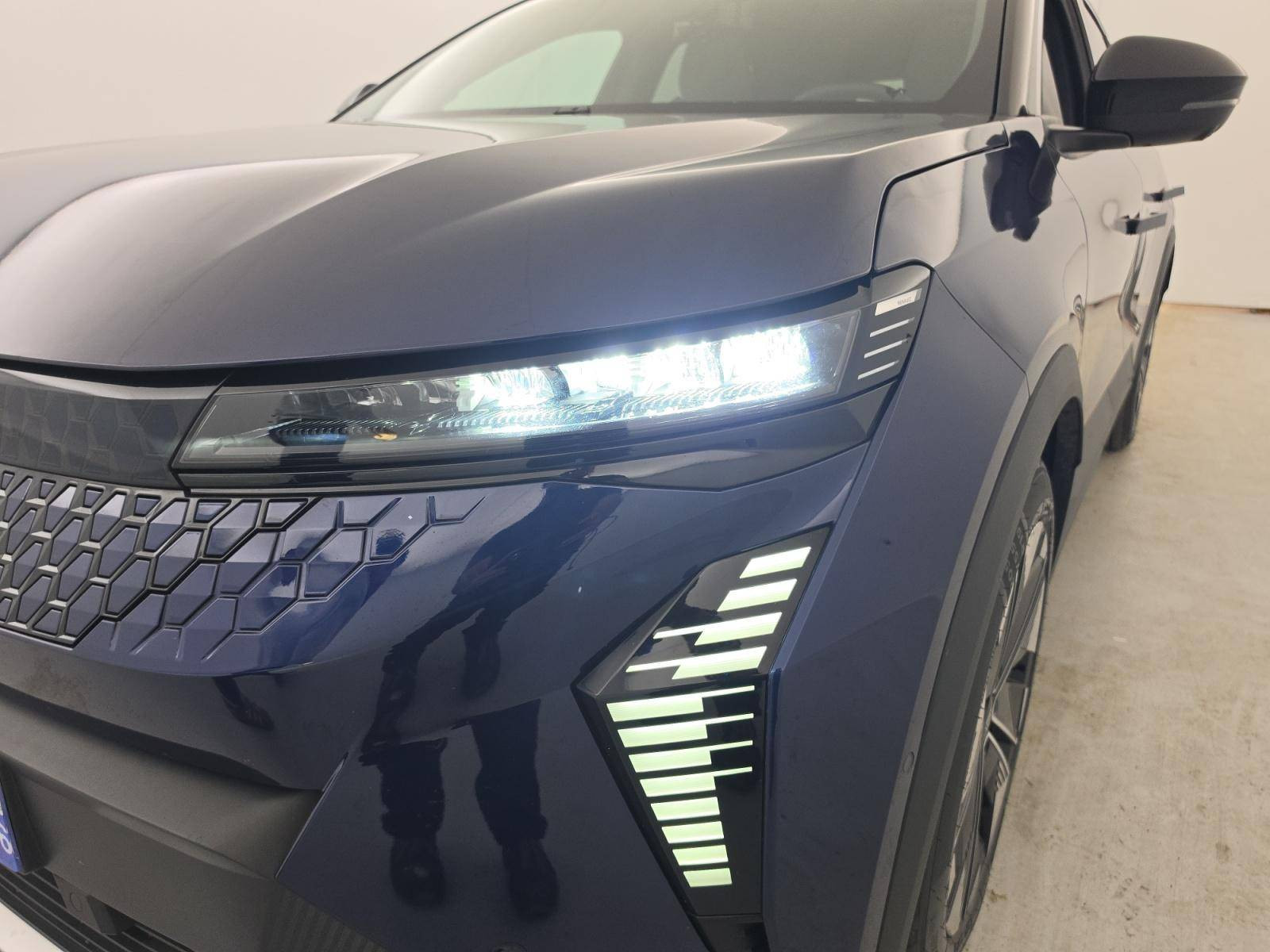 Vente en ligne Renault Scenic E-Tech Scenic E-Tech électrique 220 ch grande autonomie au prix de 37 990 €