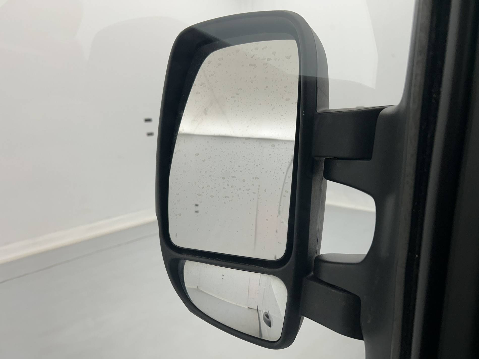 Vente en ligne Renault Master Fourgon MASTER FGN TRAC F3500 L2H2 BLUE DCI 135 au prix de 22 990 €