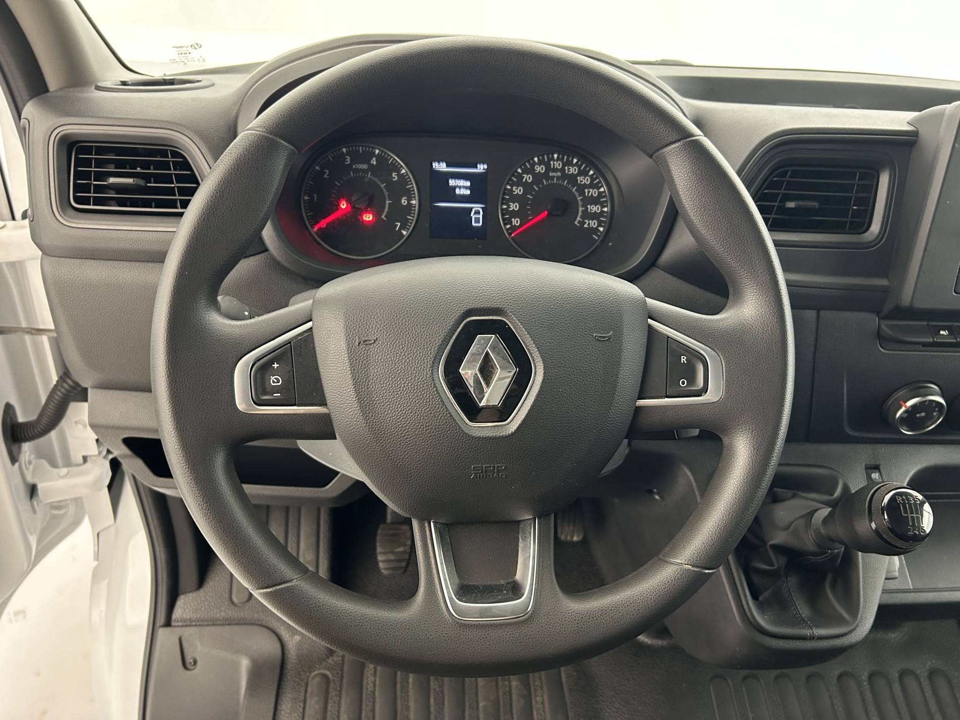 Vente en ligne Renault Master Fourgon MASTER FGN TRAC F3500 L2H2 BLUE DCI 135 au prix de 22 990 €
