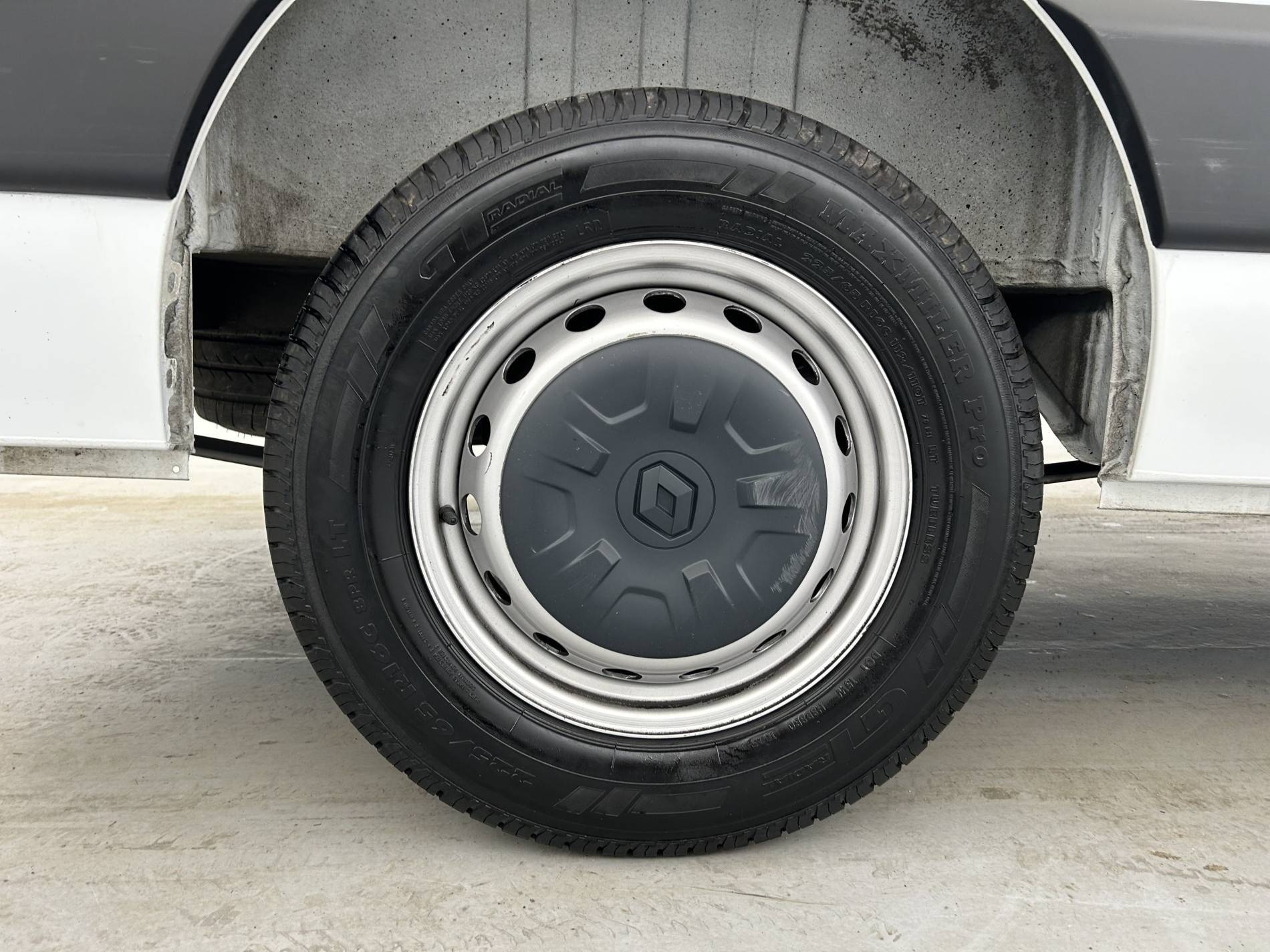 Vente en ligne Renault Master Fourgon MASTER FGN TRAC F3500 L2H2 BLUE DCI 135 au prix de 22 990 €