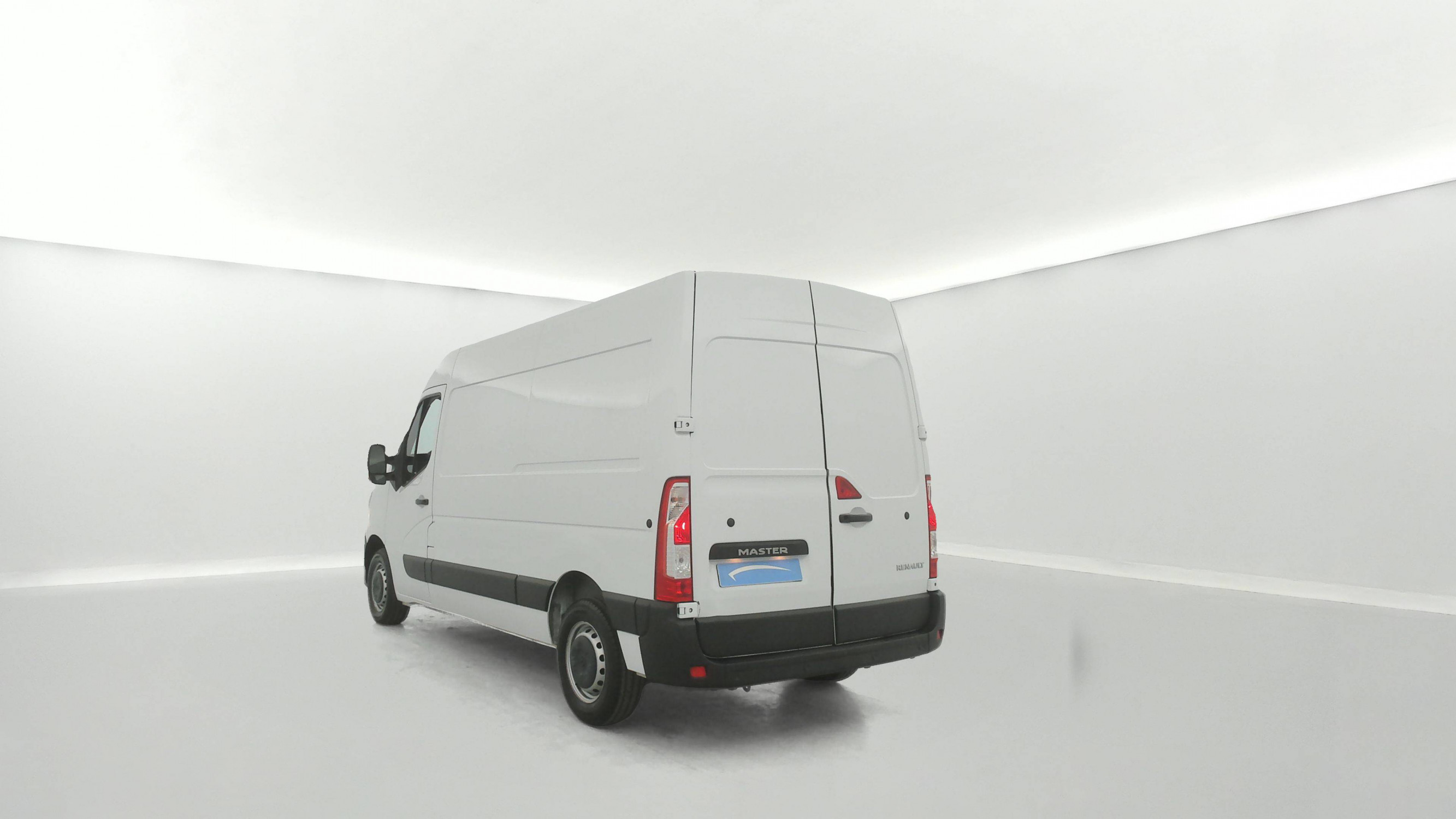 Vente en ligne Renault Master Fourgon MASTER FGN TRAC F3500 L2H2 BLUE DCI 135 au prix de 22 990 €