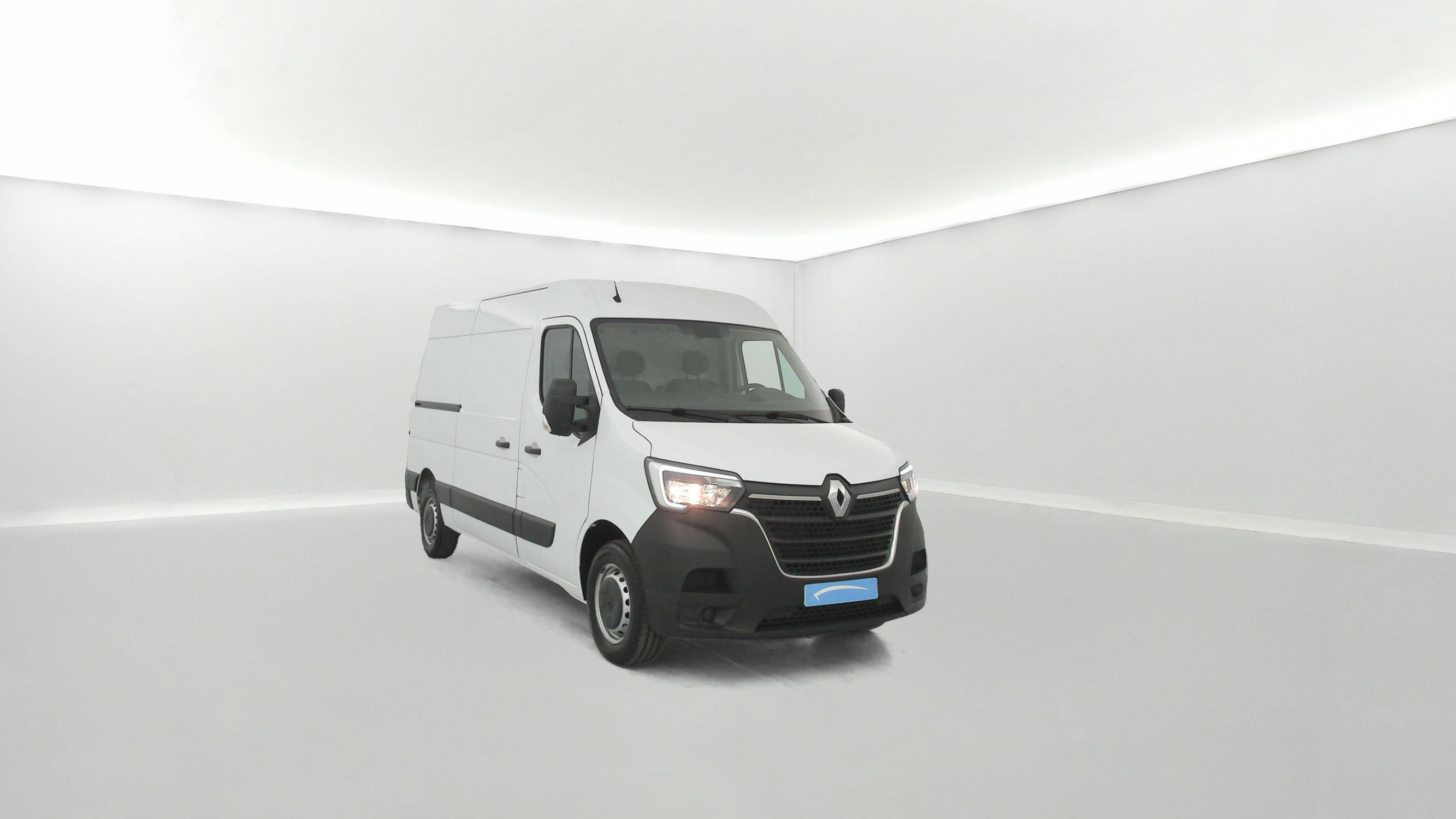 Vente en ligne Renault Master Fourgon MASTER FGN TRAC F3500 L2H2 BLUE DCI 135 au prix de 22 990 €