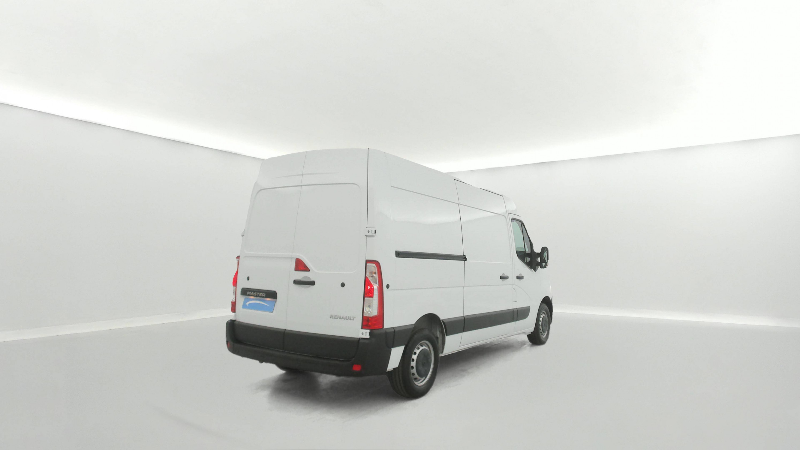 Vente en ligne Renault Master Fourgon MASTER FGN TRAC F3500 L2H2 BLUE DCI 135 au prix de 22 990 €