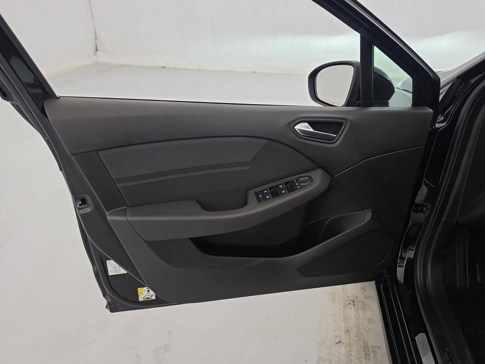 Vente en ligne Renault Clio 5 Clio TCe 90 au prix de 17 490 €