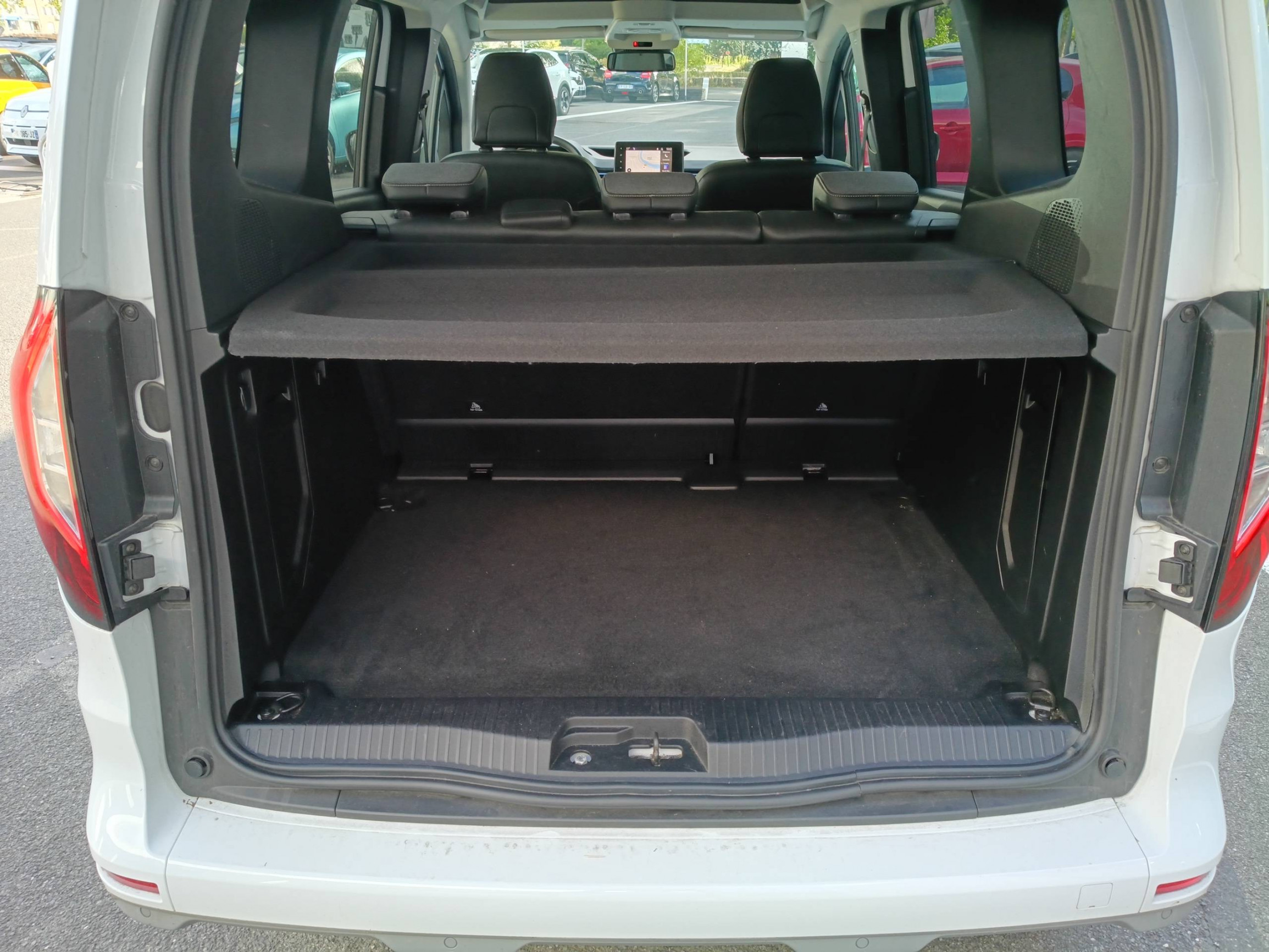 Vente en ligne Renault Kangoo  Blue dCi 115 EDC au prix de 25 990 €