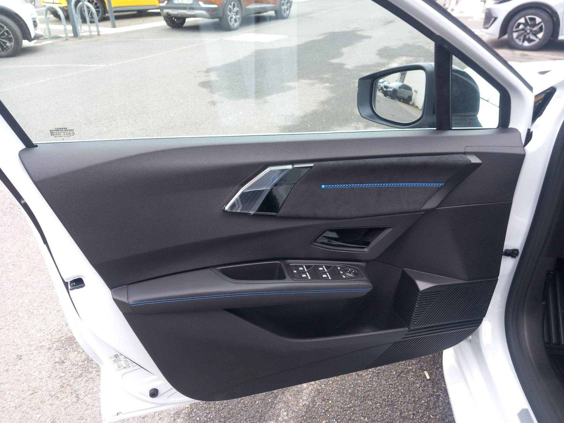 Vente en ligne Renault Clio 6 Clio E-Tech full hybrid 160 ch au prix de 28 490 €