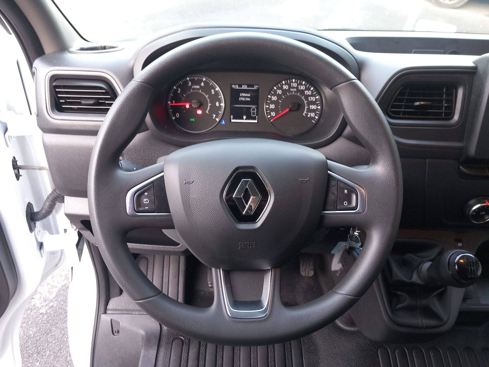 Vente en ligne Renault Master Fourgon MASTER FGN TRAC F3500 L2H2 BLUE DCI 135 au prix de 20 990 €