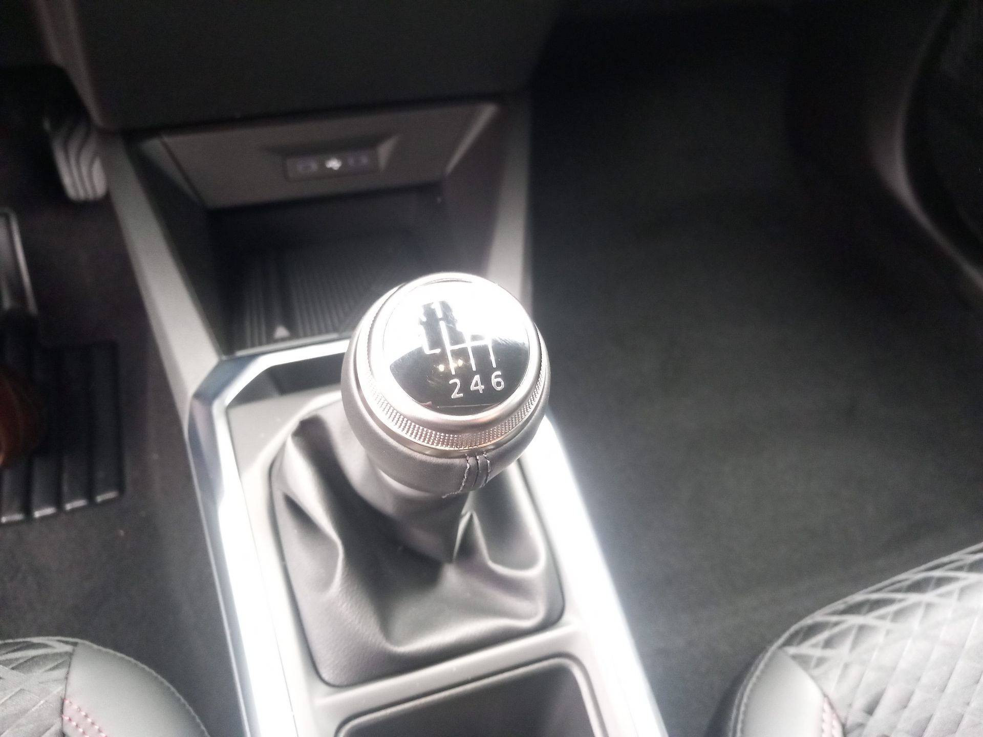 Vente en ligne Renault Clio 6 Clio TCe 115 ch au prix de 22 490 €