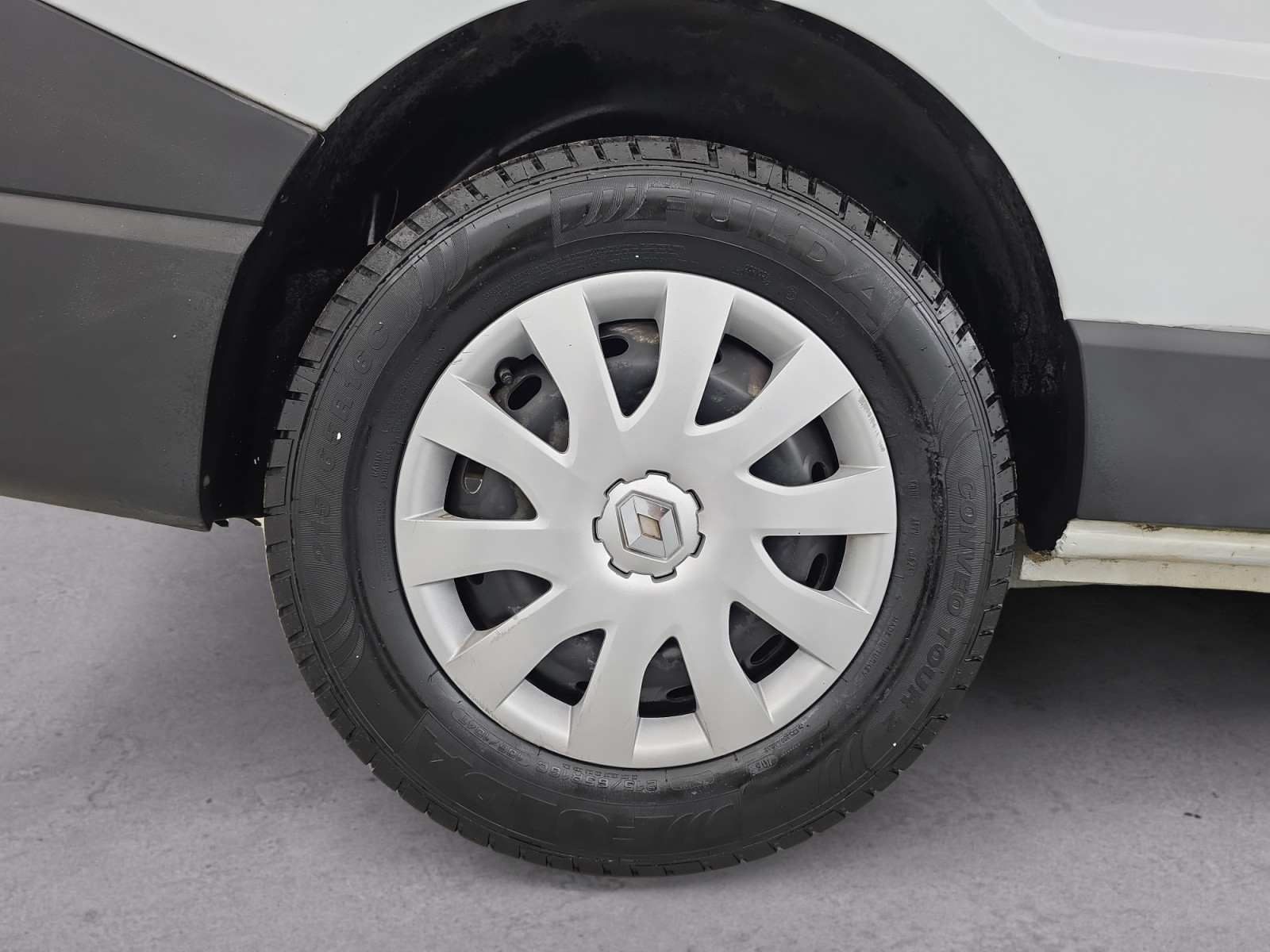 Vente en ligne Renault Trafic 3 Fourgon TRAFIC FGN L2H1 1300 KG DCI 95 au prix de 14 990 €