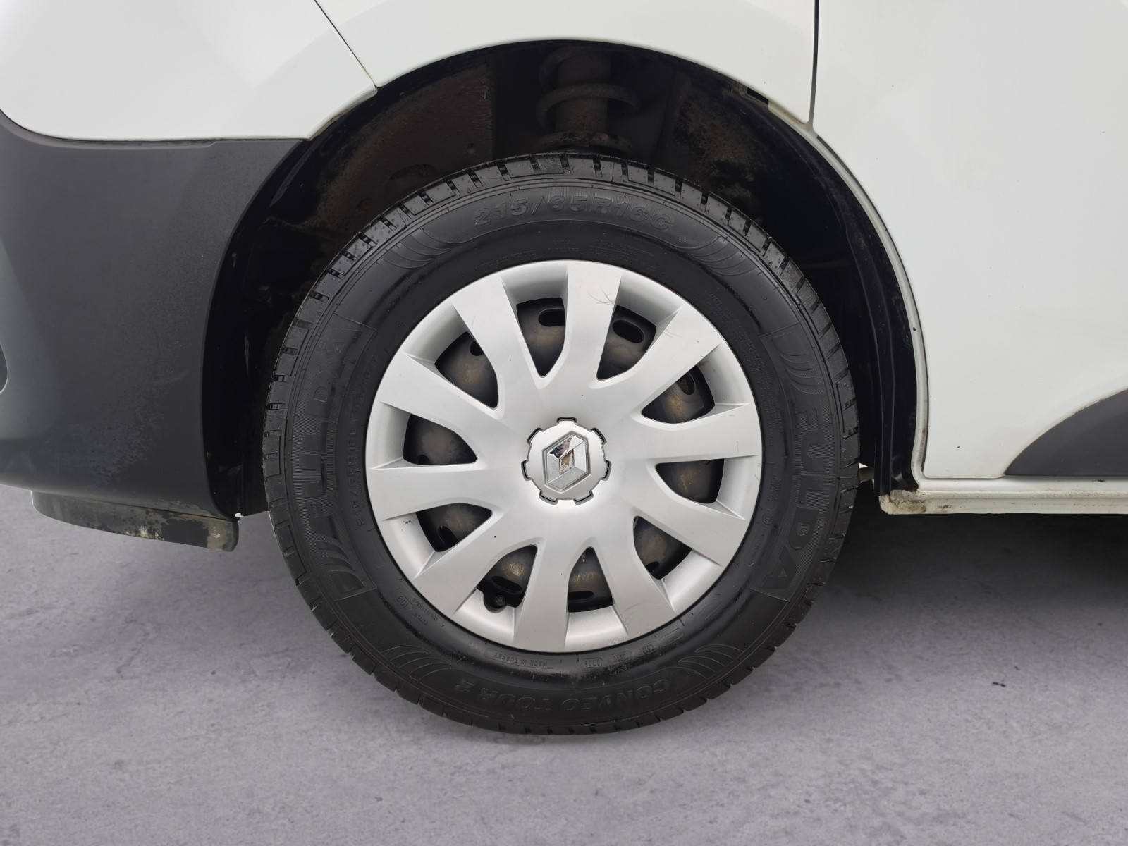 Vente en ligne Renault Trafic 3 Fourgon TRAFIC FGN L2H1 1300 KG DCI 95 au prix de 14 990 €