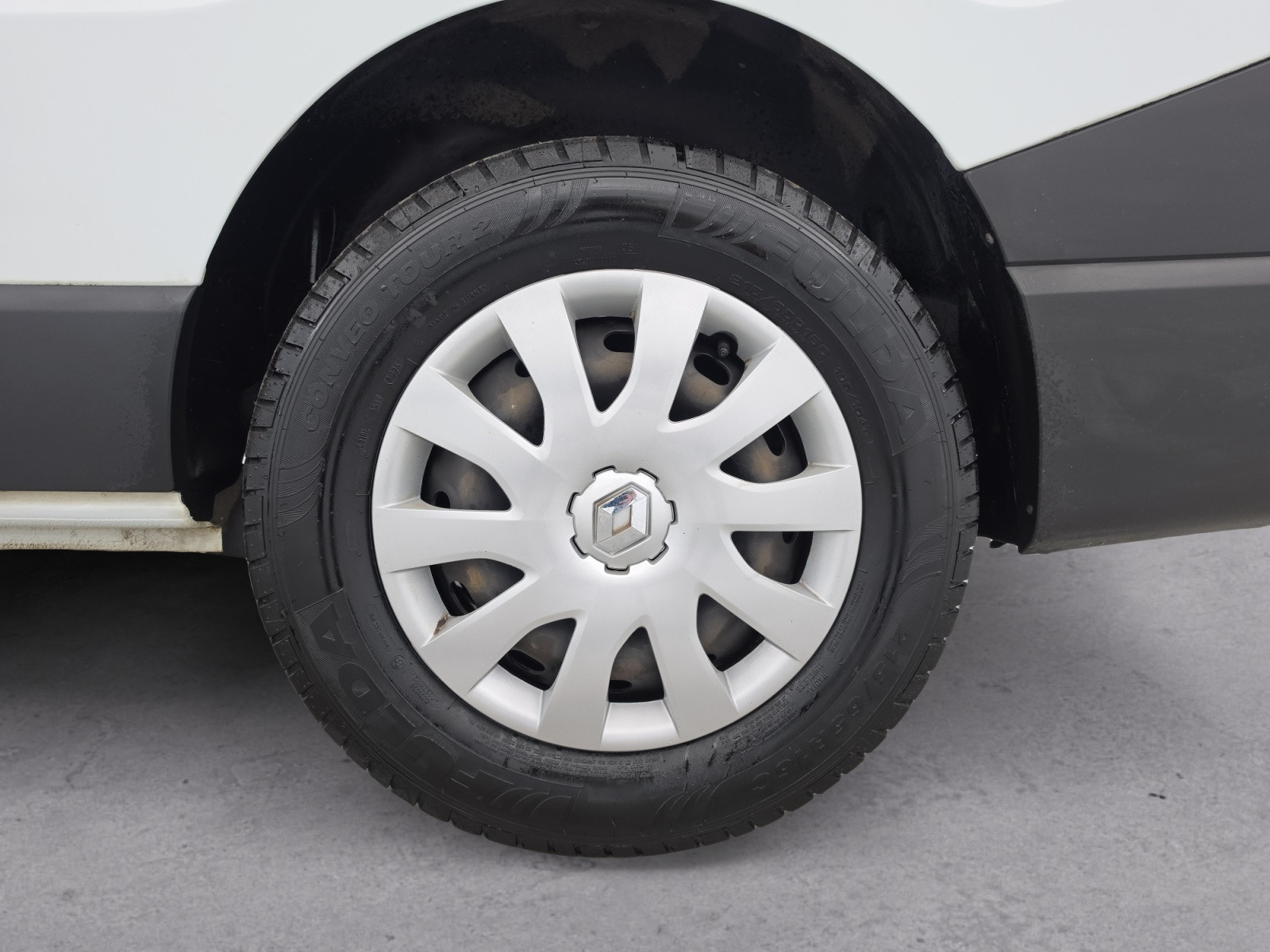 Vente en ligne Renault Trafic 3 Fourgon TRAFIC FGN L2H1 1300 KG DCI 95 au prix de 14 990 €