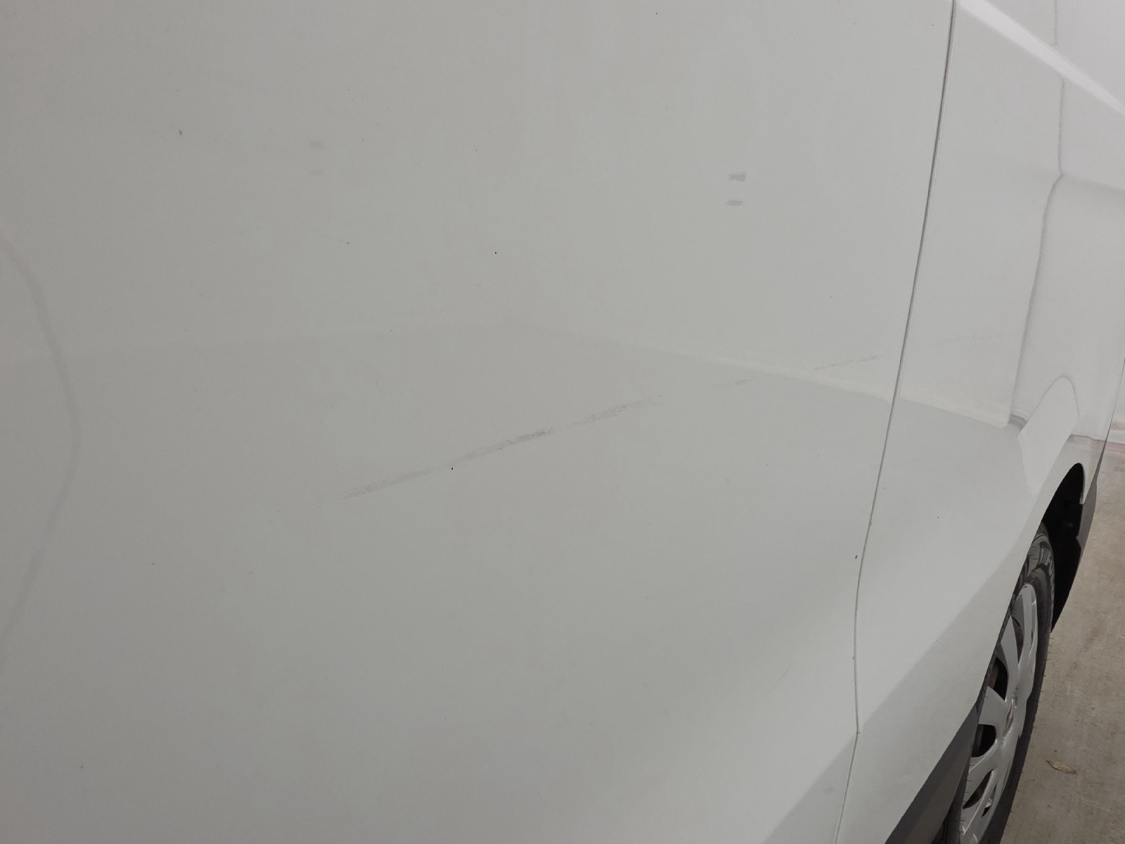 Vente en ligne Renault Trafic 3 Fourgon TRAFIC FGN L2H1 1300 KG DCI 95 au prix de 14 990 €