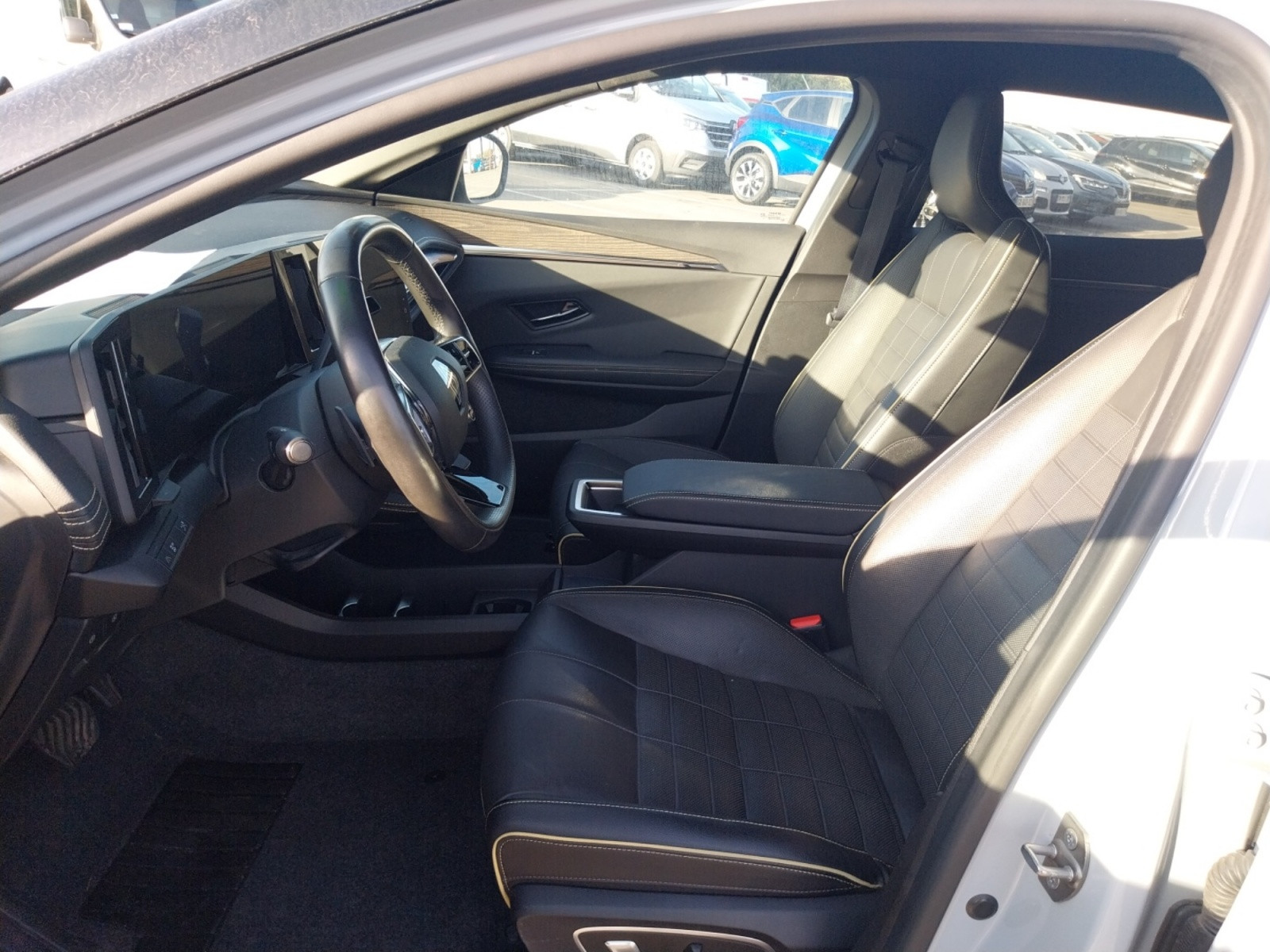 Vente en ligne Renault Megane E-Tech  EV60 220 ch super charge au prix de 26 990 €