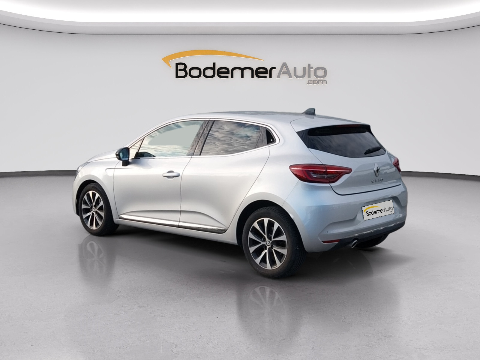 Vente en ligne Renault Clio 5 Clio TCe 90 au prix de 15 490 €