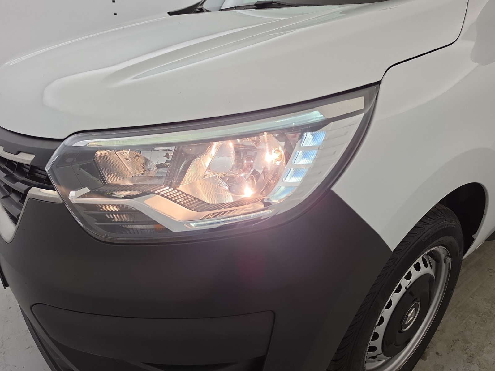 Vente en ligne Renault Express Van  BLUE DCI 95 au prix de 13 490 €