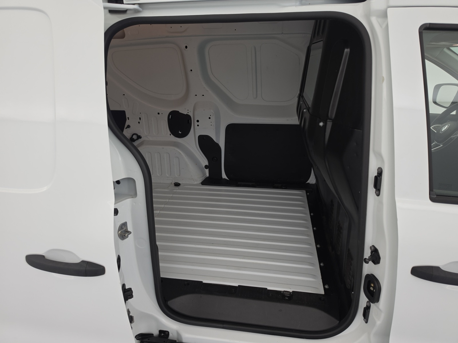 Vente en ligne Renault Express Van  BLUE DCI 95 au prix de 13 490 €