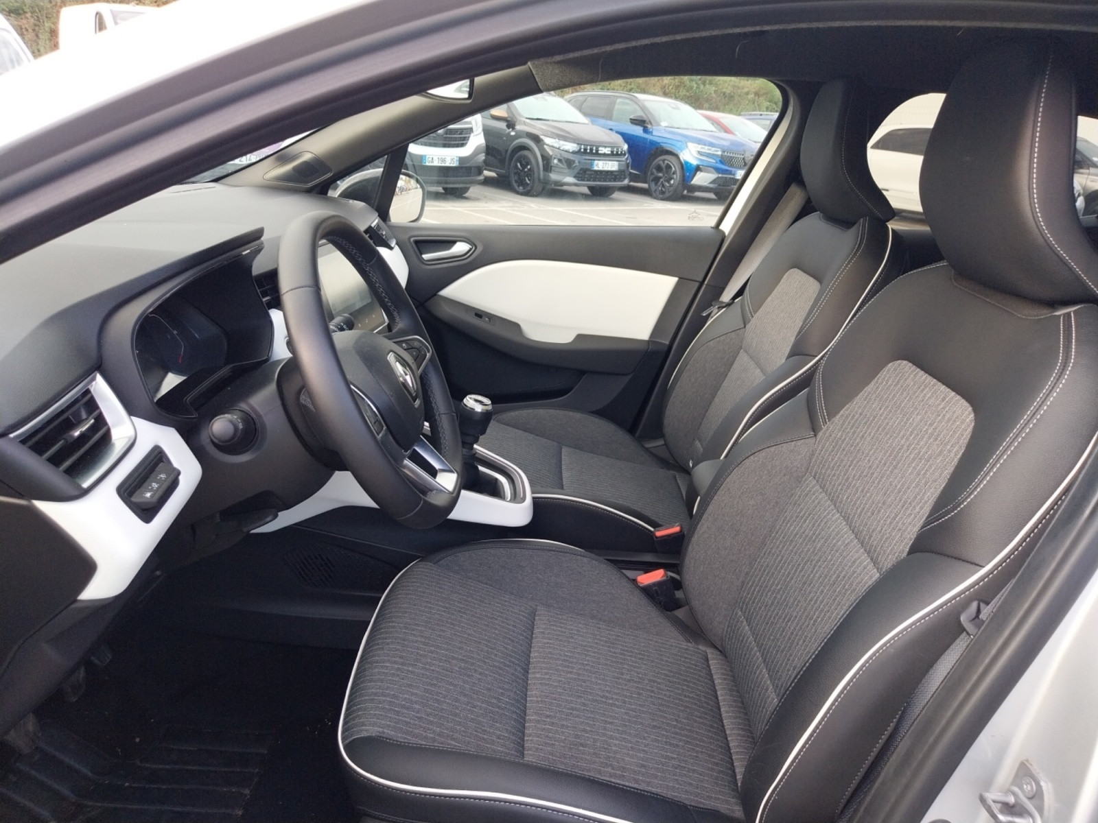 Vente en ligne Renault Clio 5 Clio TCe 90 au prix de 15 490 €